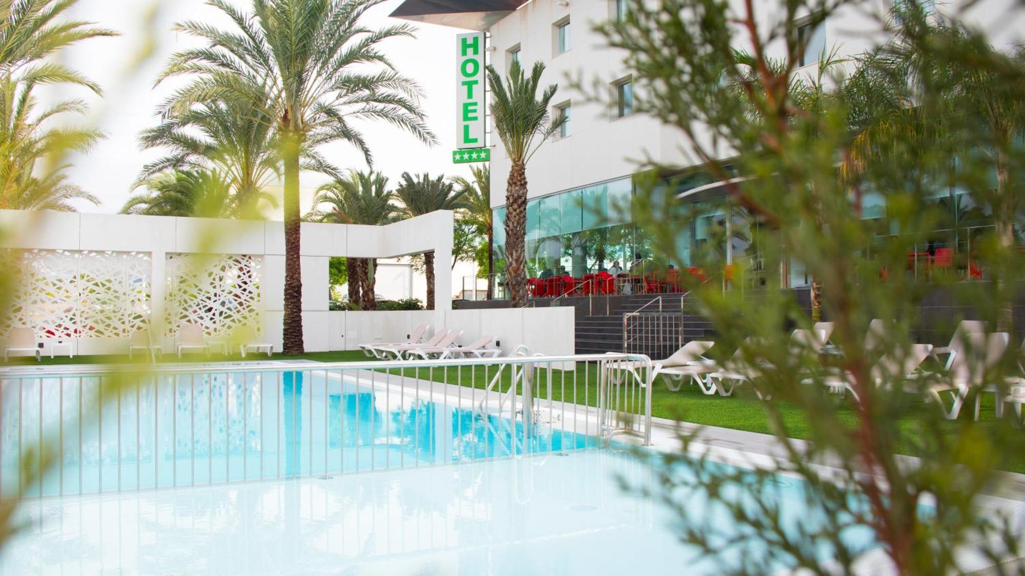 Port Hotel