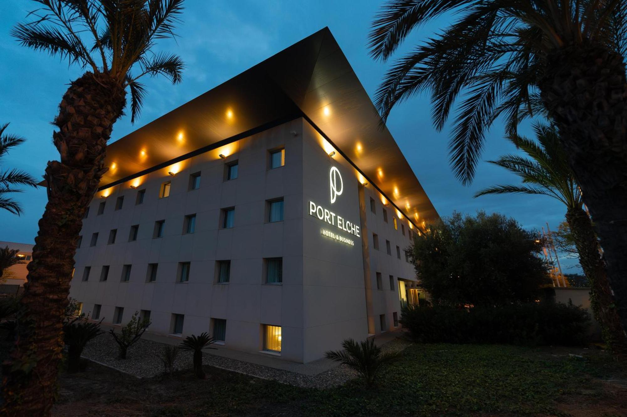 Port Hotel 4*