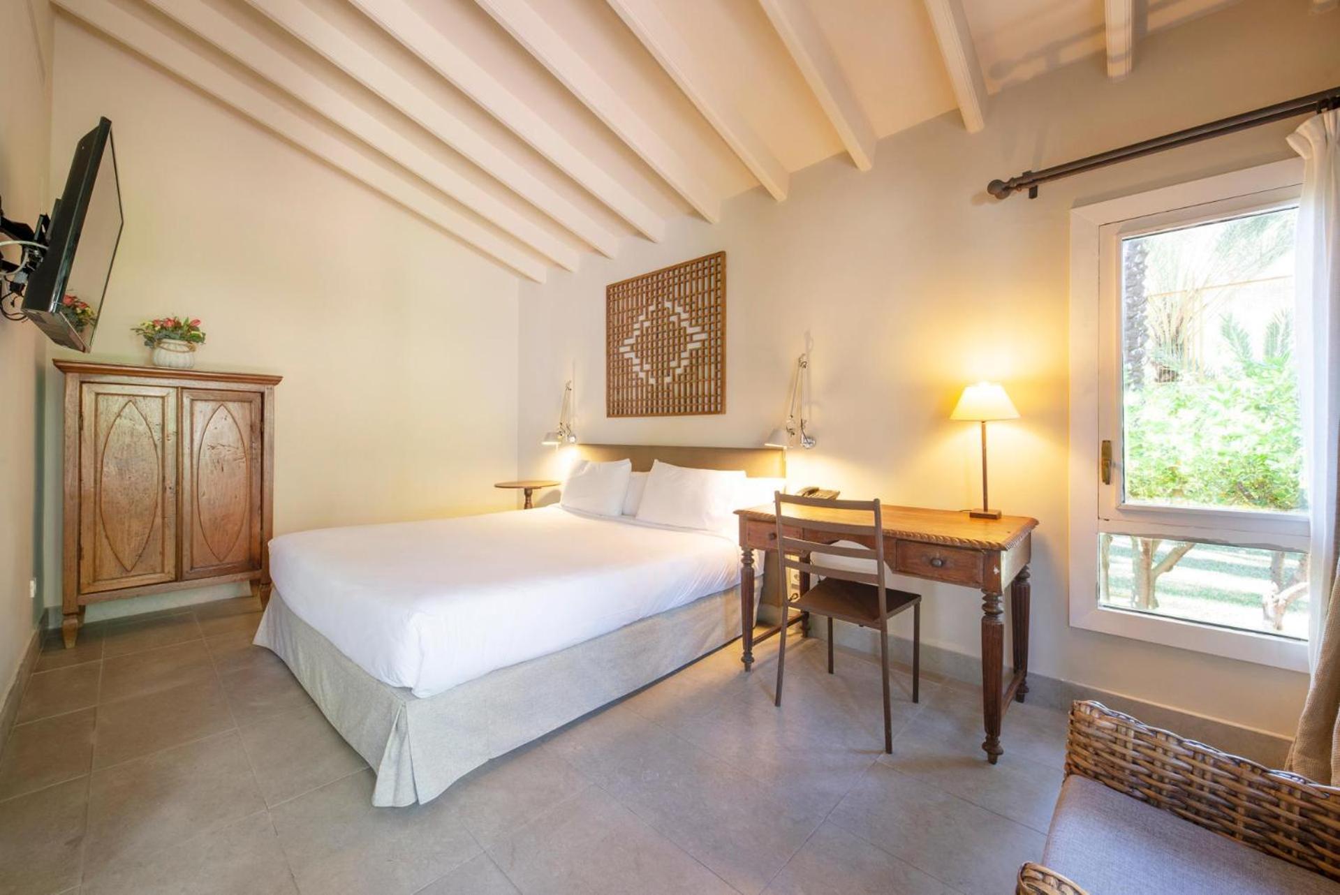 Hotel Huerto Del Cura 4*