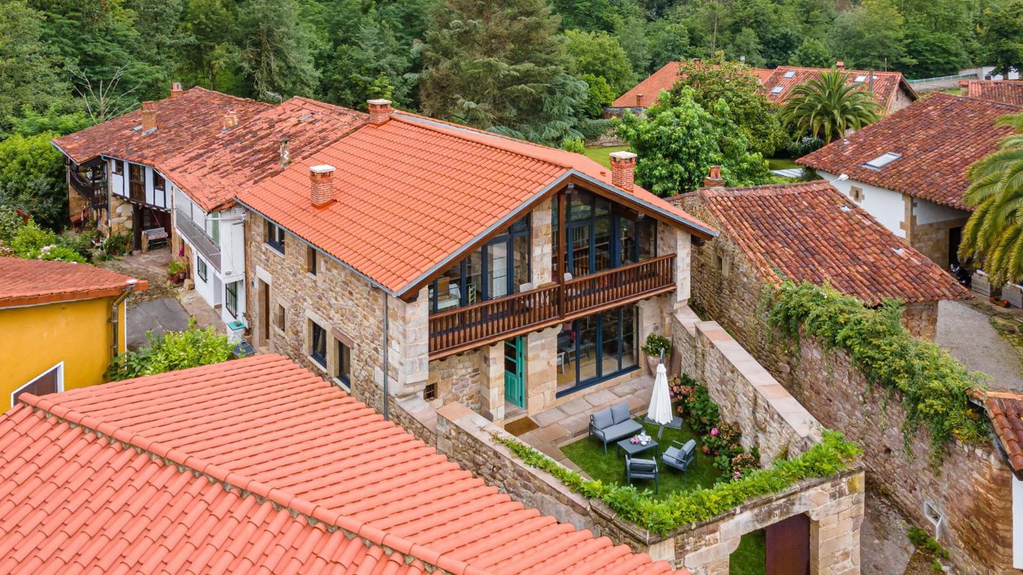 La Casa De Piedra Сasa de vacaciones Herrera de Ibio