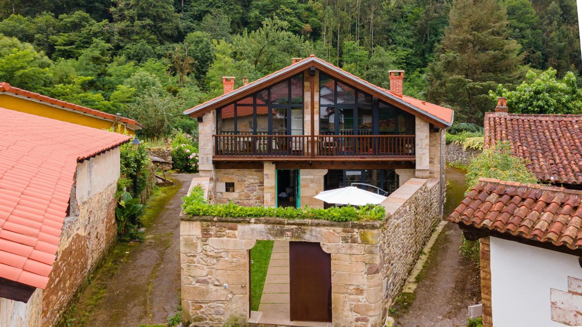 La Casa De Piedra Сasa de vacaciones Herrera de Ibio