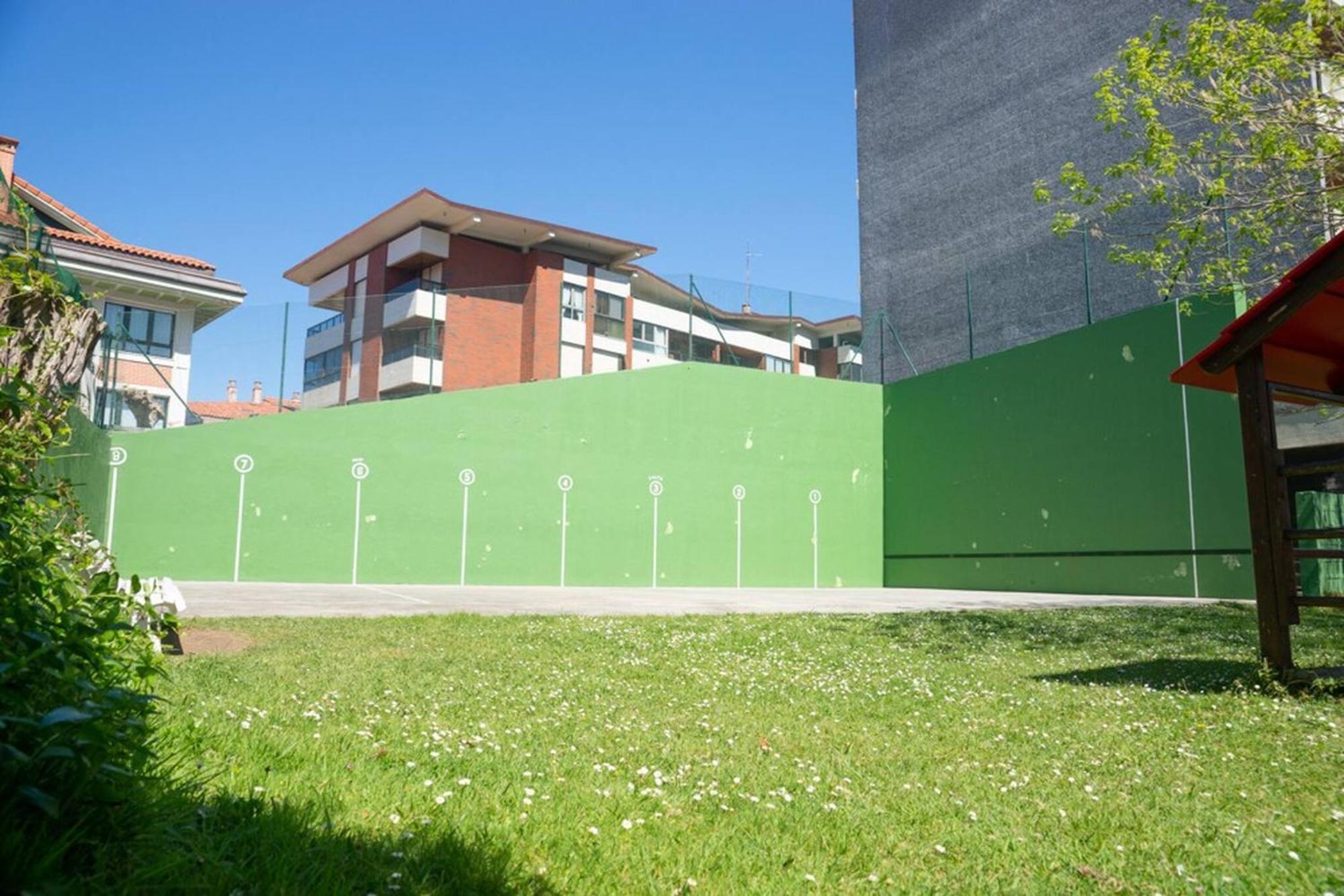 Earra - Eguzki - Garaje,1 Min Playa, Piscina Apartment Zarautz