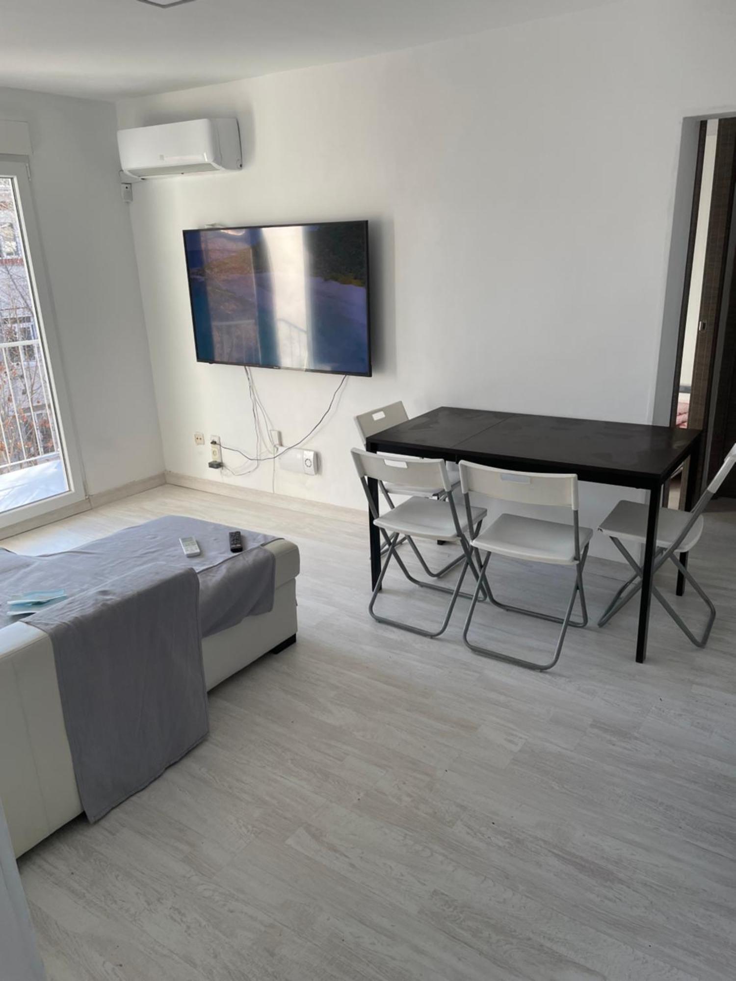 Luminoso En Rocafort Apartamento Madrid