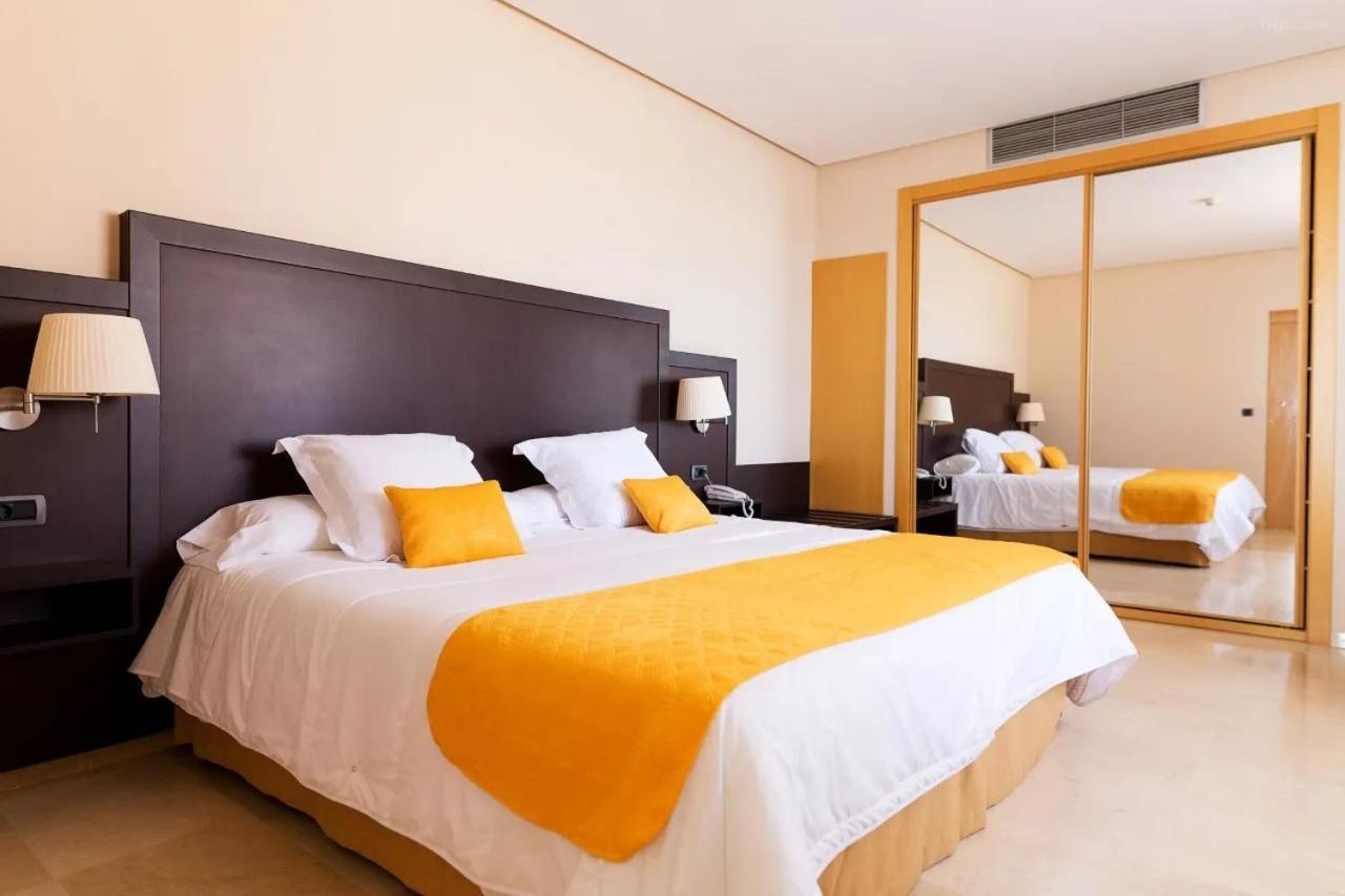 Puerta De Hotel 4*