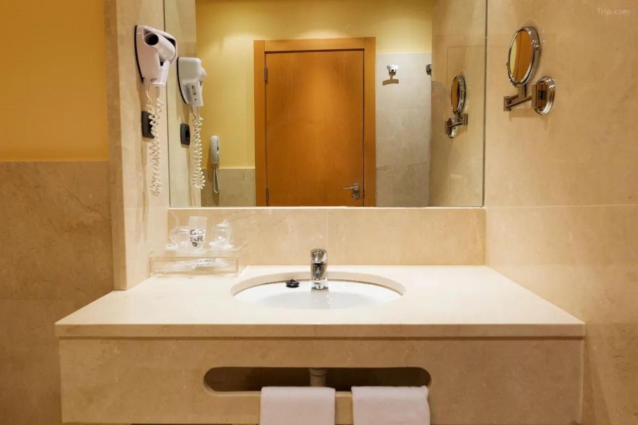 Hotel Puerta De 4*