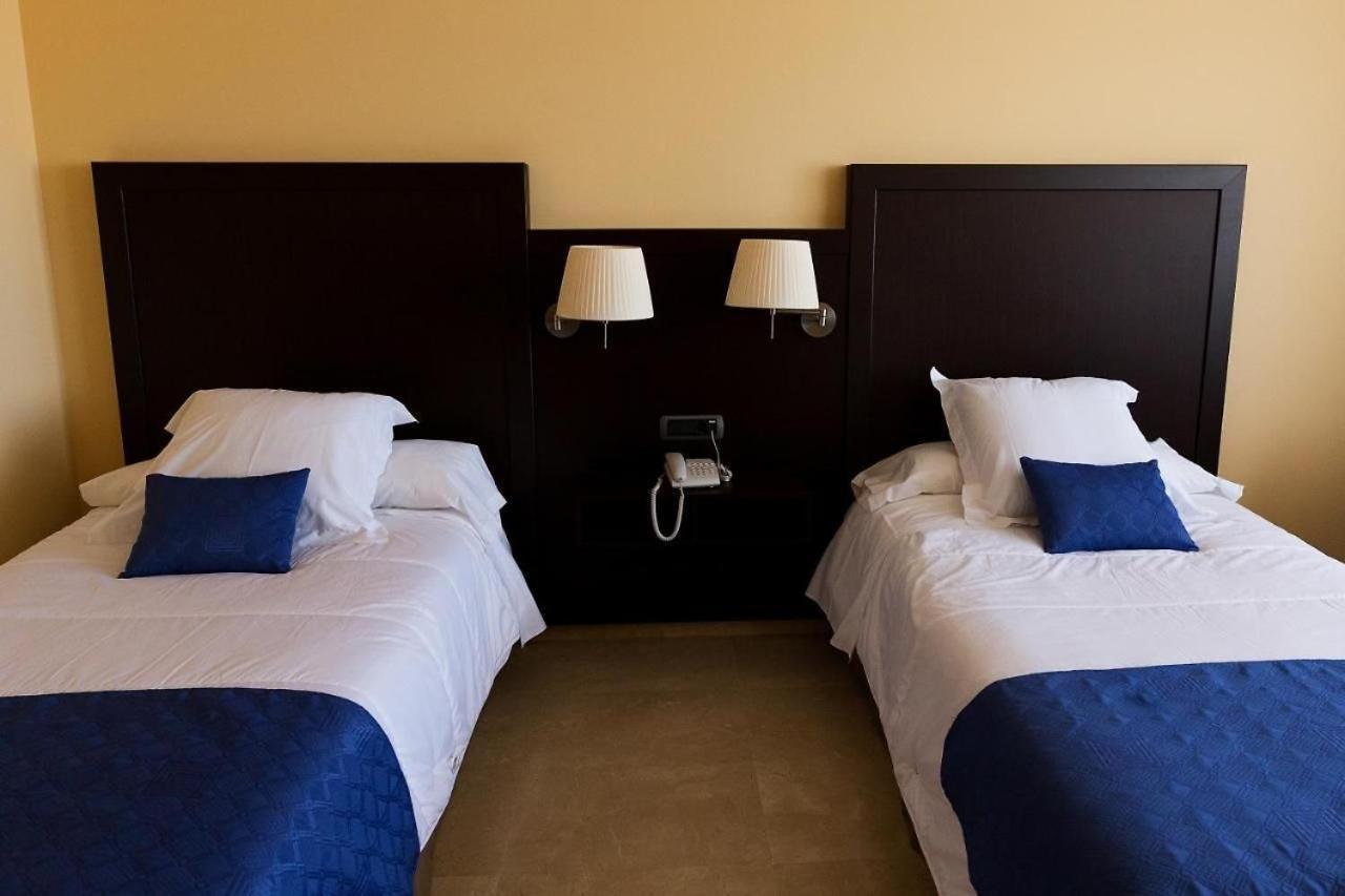 Puerta De Hotel 4*