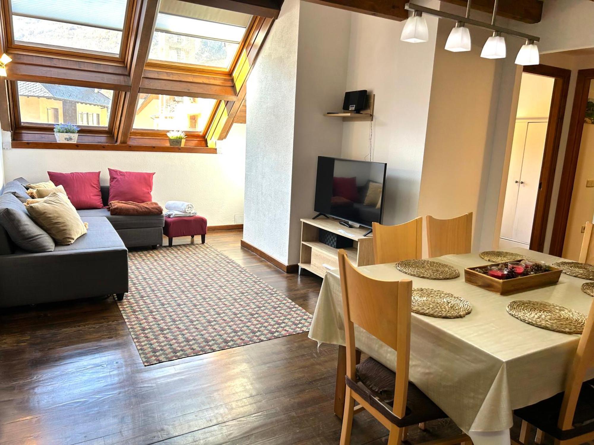 Esterri Ideal Famílias O Grupos Con Wifi Apartamento