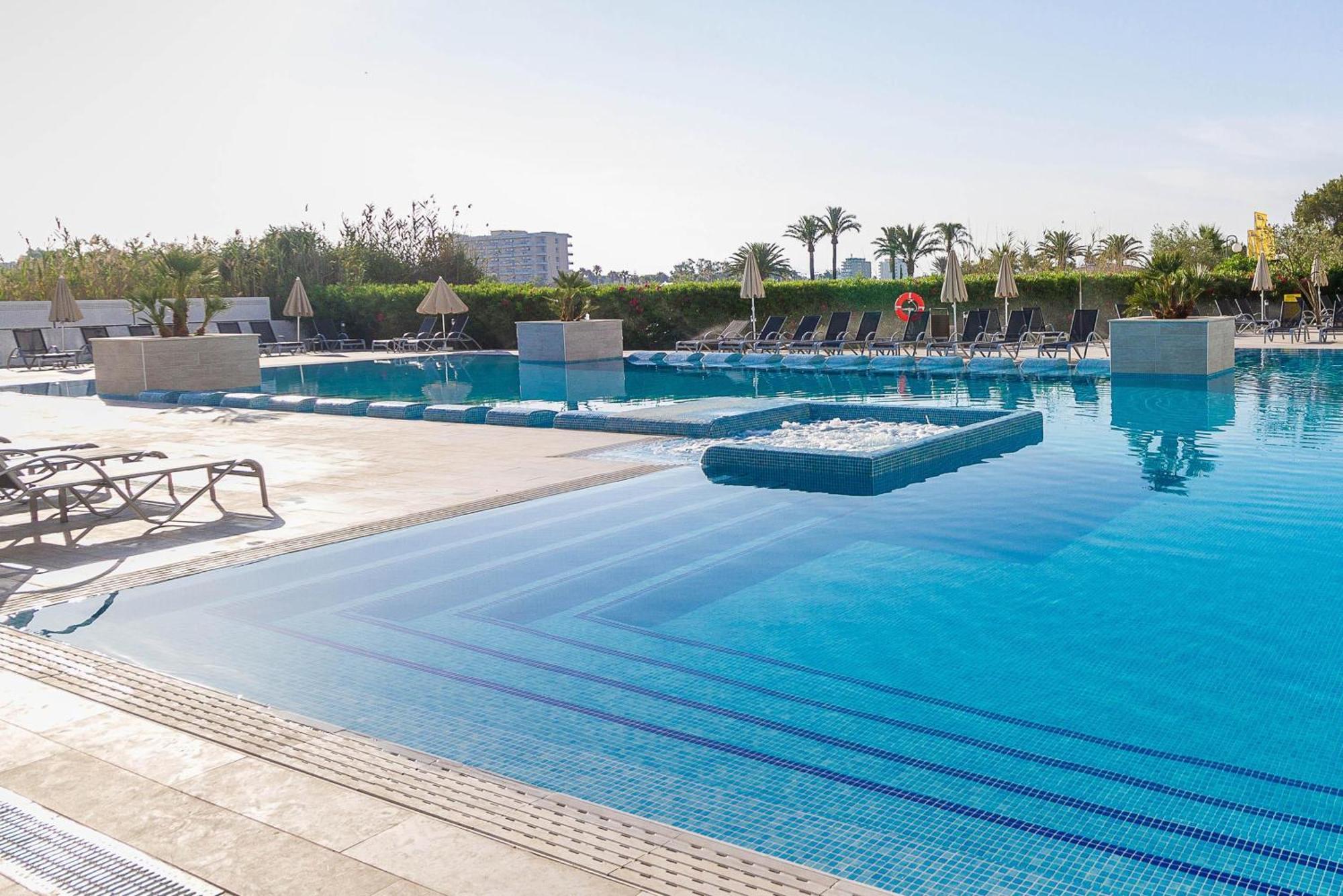 Eix Lagotel Apartahotel