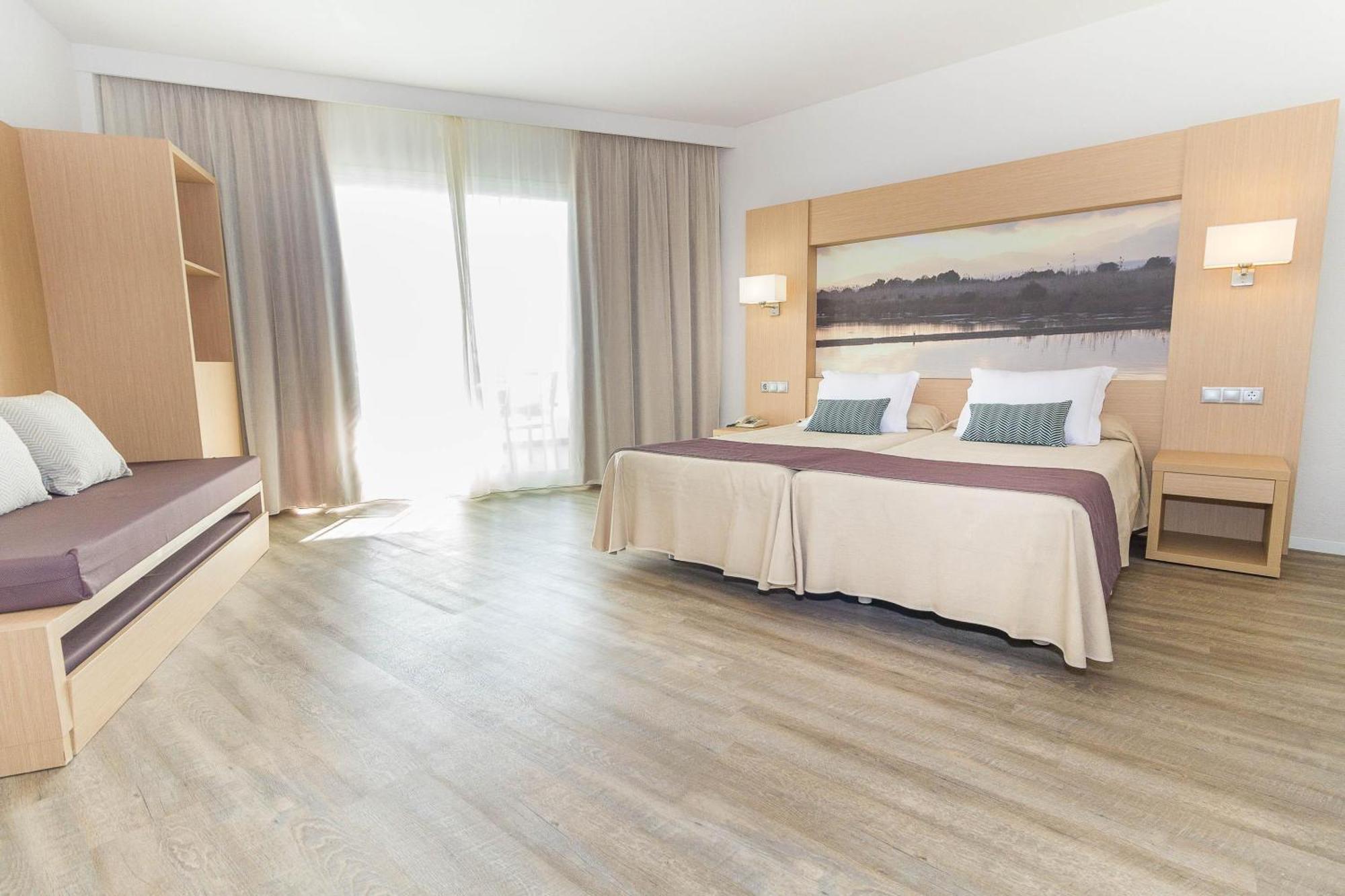 Apartahotel Eix Lagotel Playa de Muro (Mallorca)
