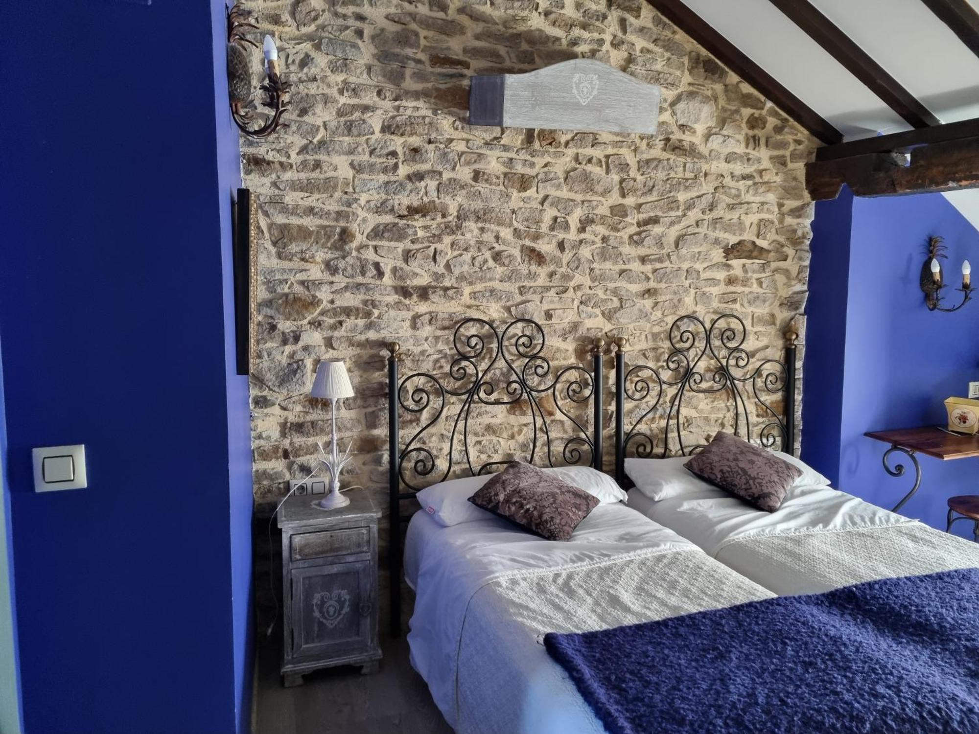 La Casa Encanto Pensión Espinosa de los Monteros