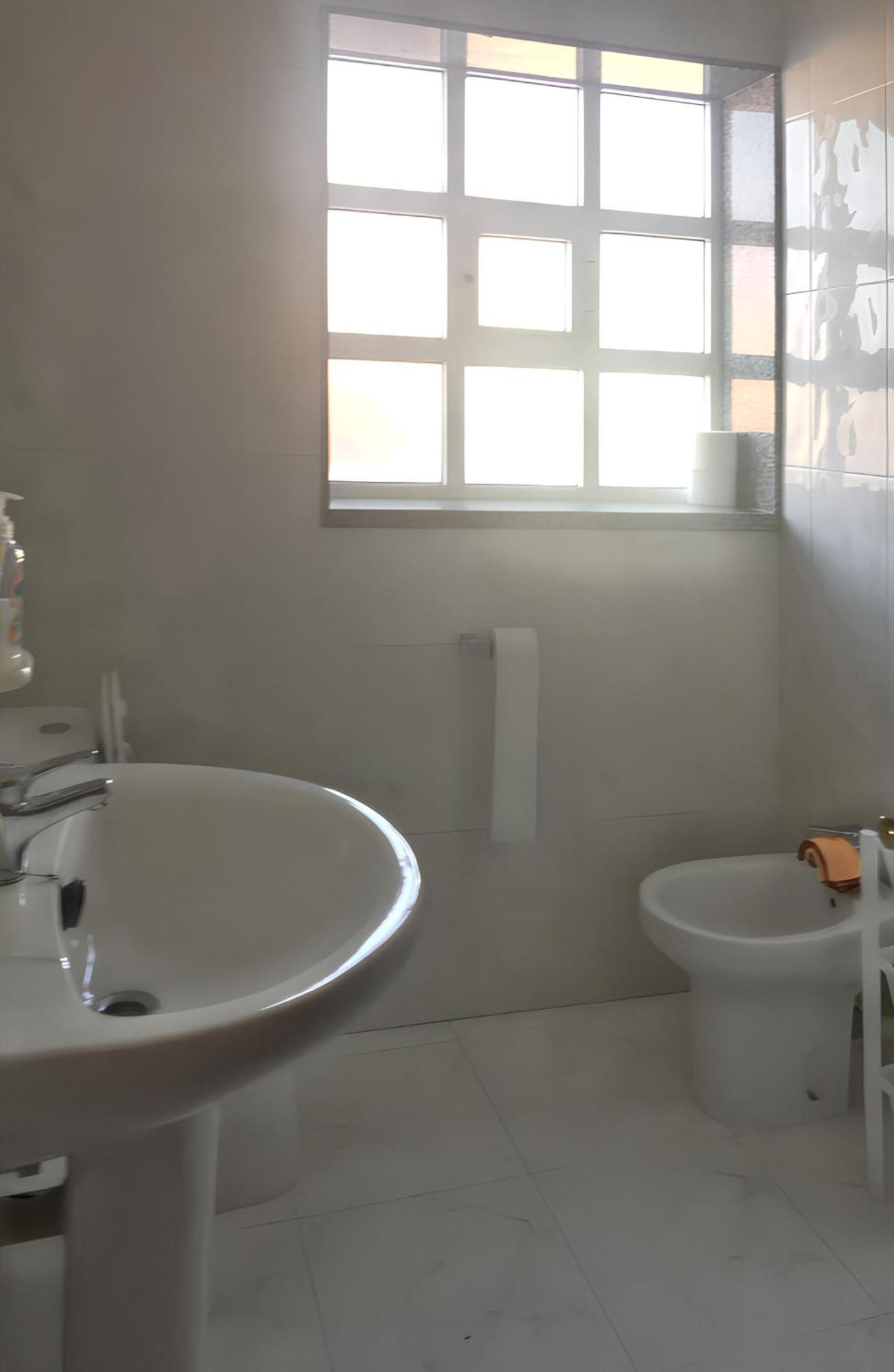 Spacious In With Balcony Apartamento Laxe