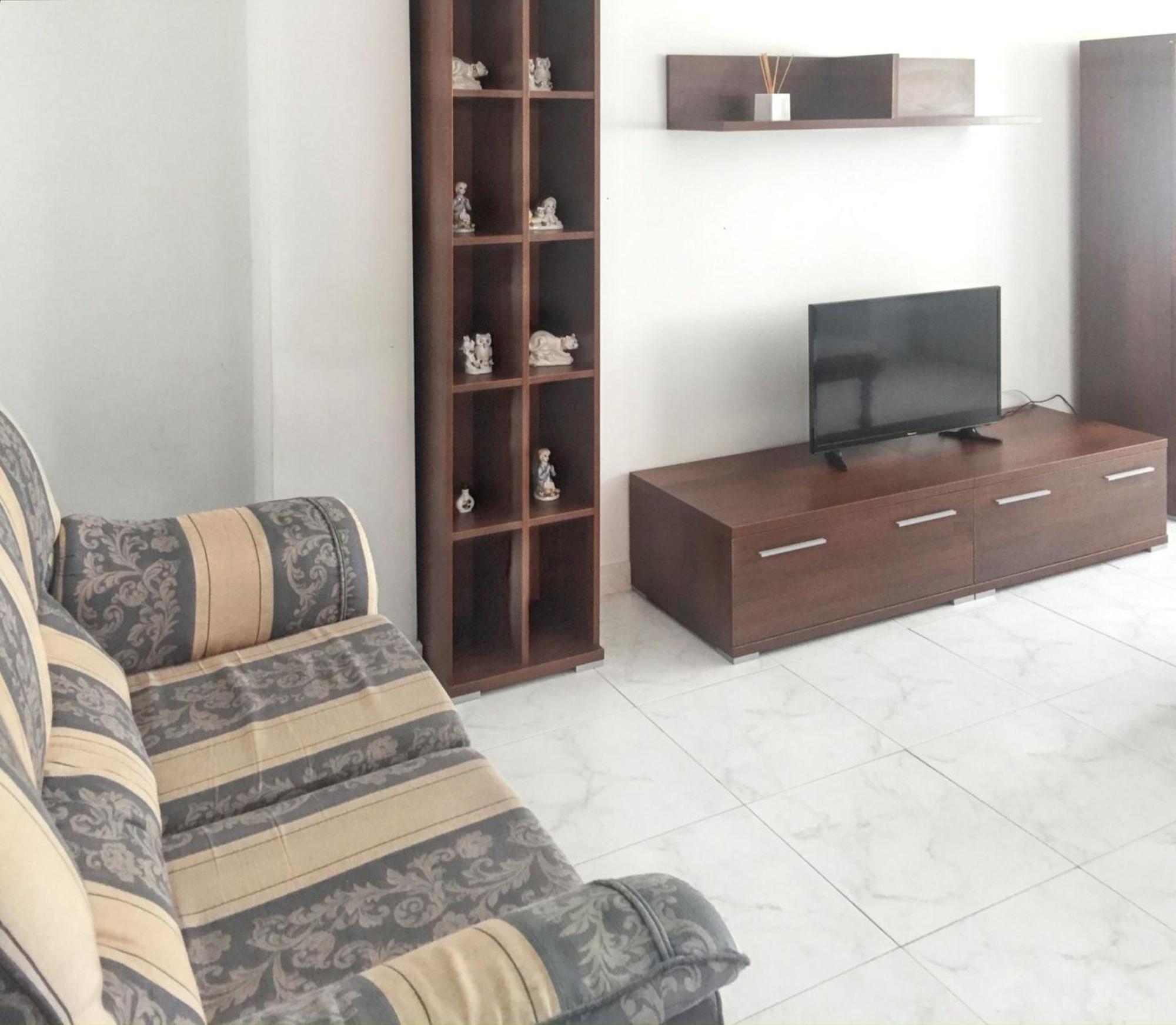 Apartamento Spacious In With Balcony