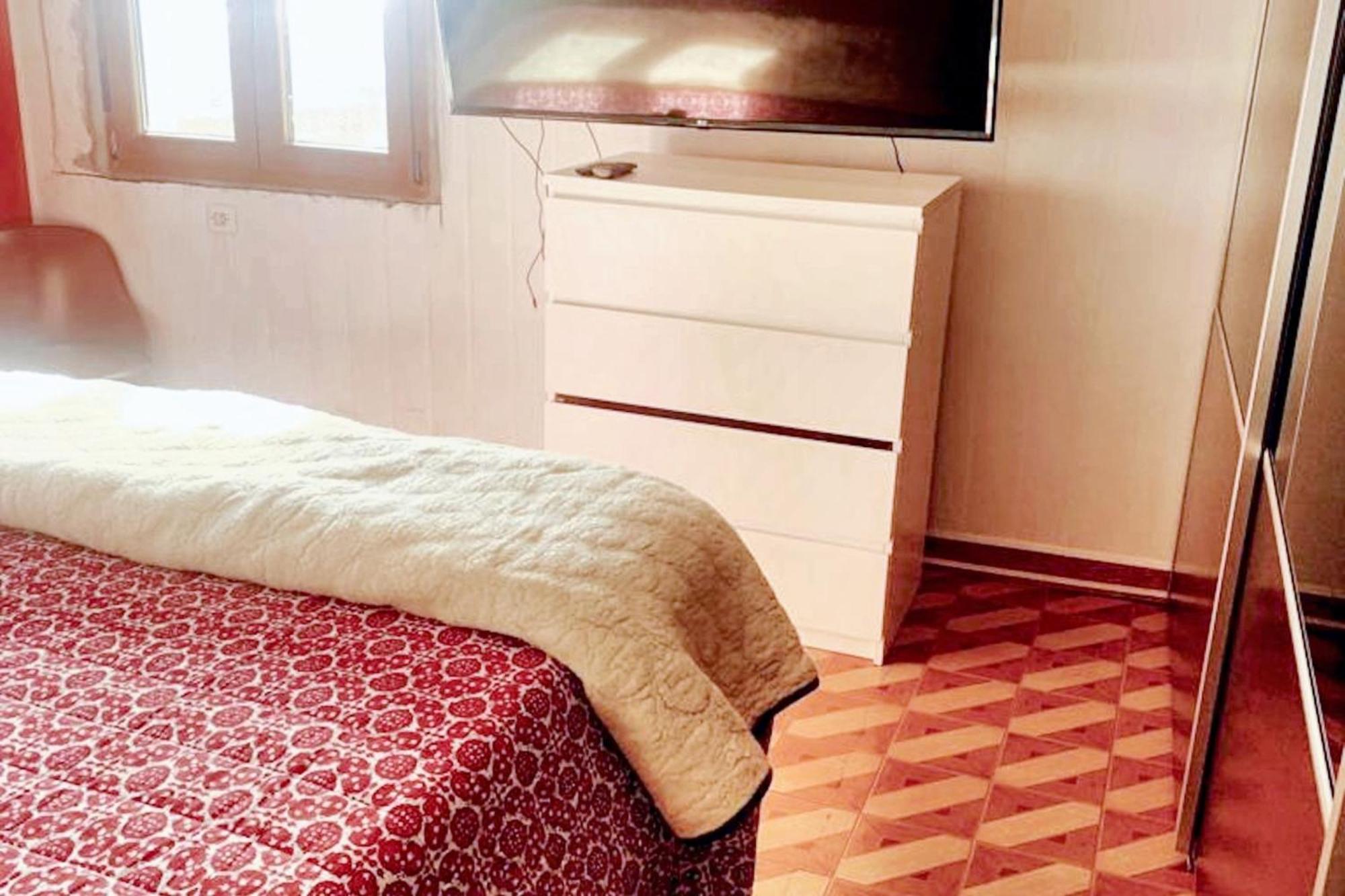 Welcoming House With Sea View In Corme-porto