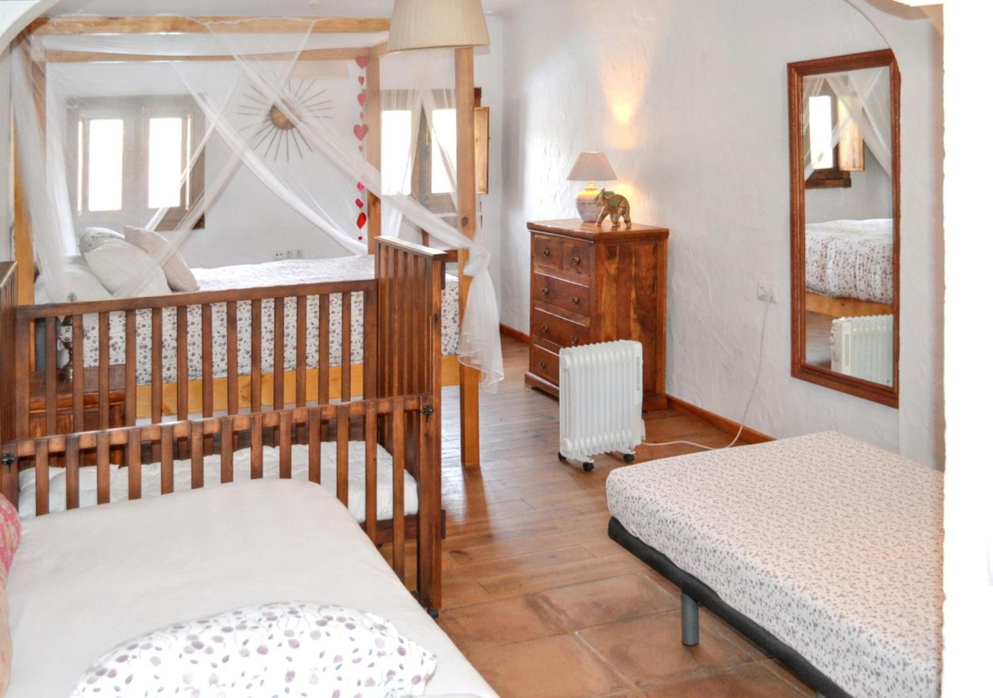 Spacious House With Private Pool El Soto