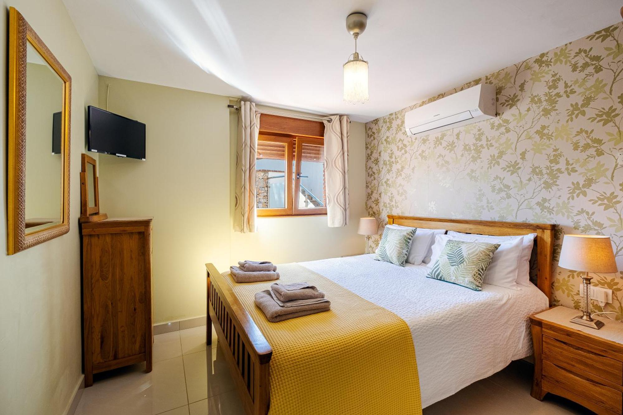 Exceptional Costa Del Sol El Espuela For 8 Heated Pool Amazing Views & Quality