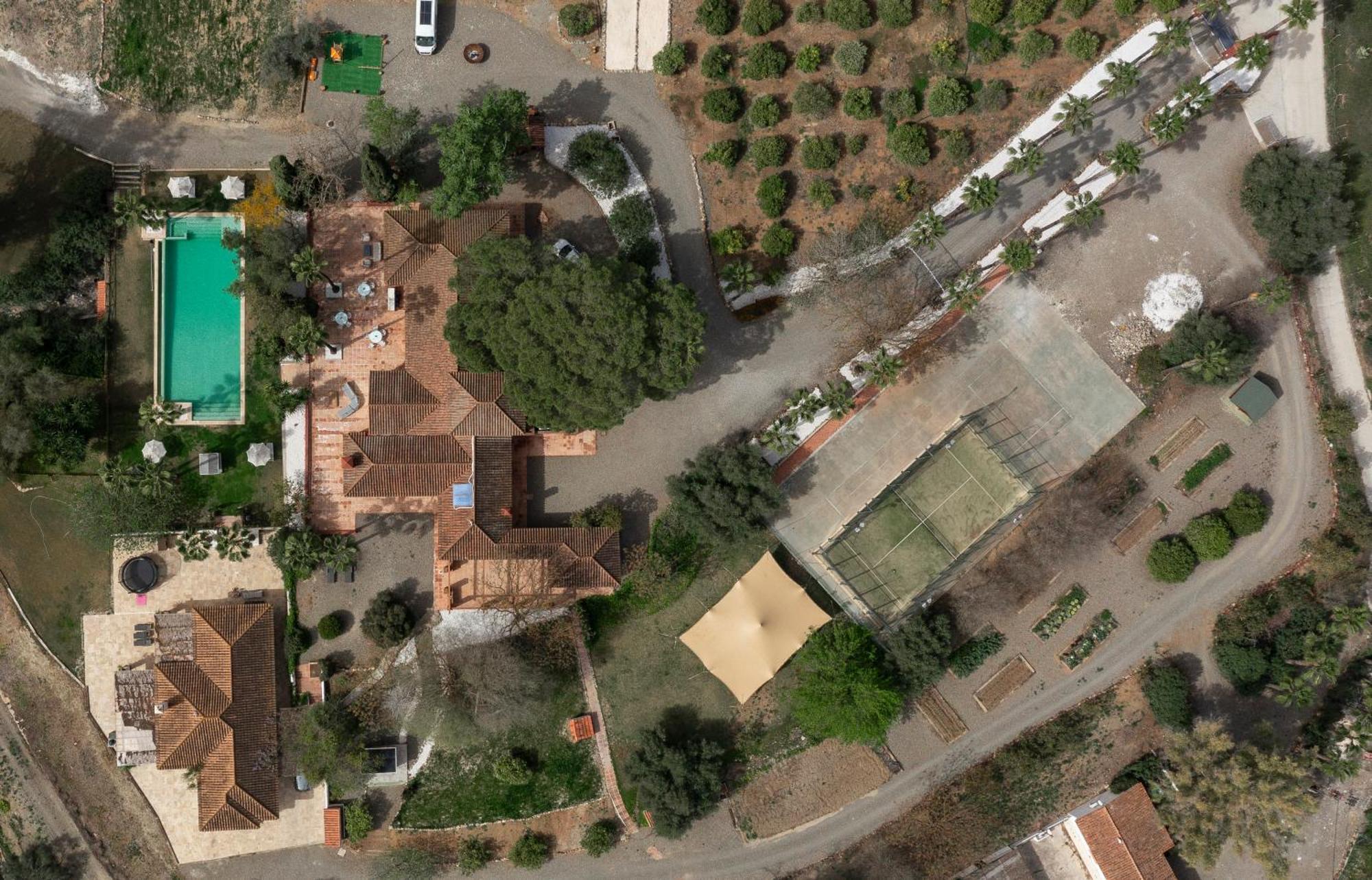 La Familia Naranja Bed & Breakfast
