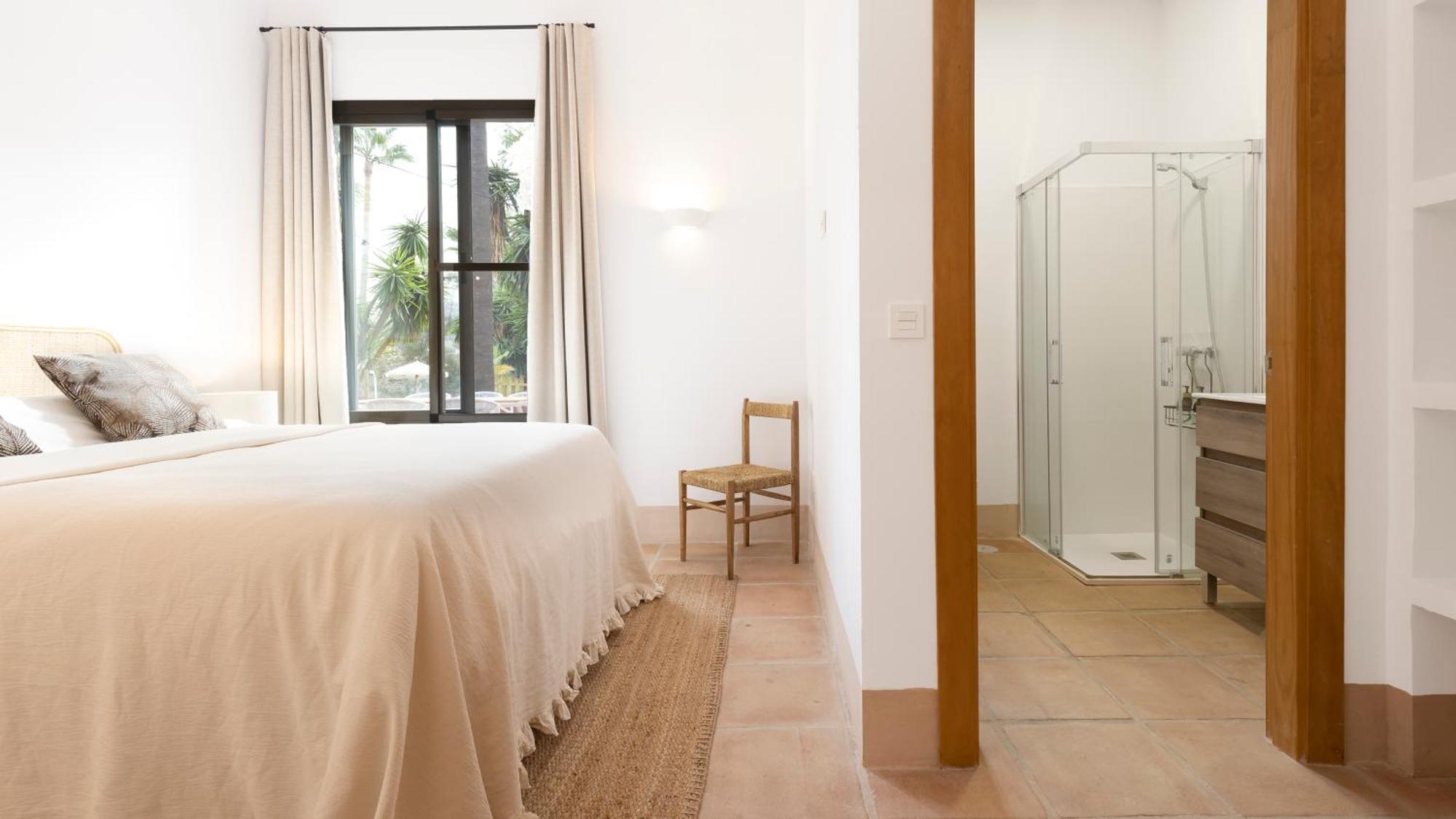 La Familia Naranja Bed & Breakfast Coin