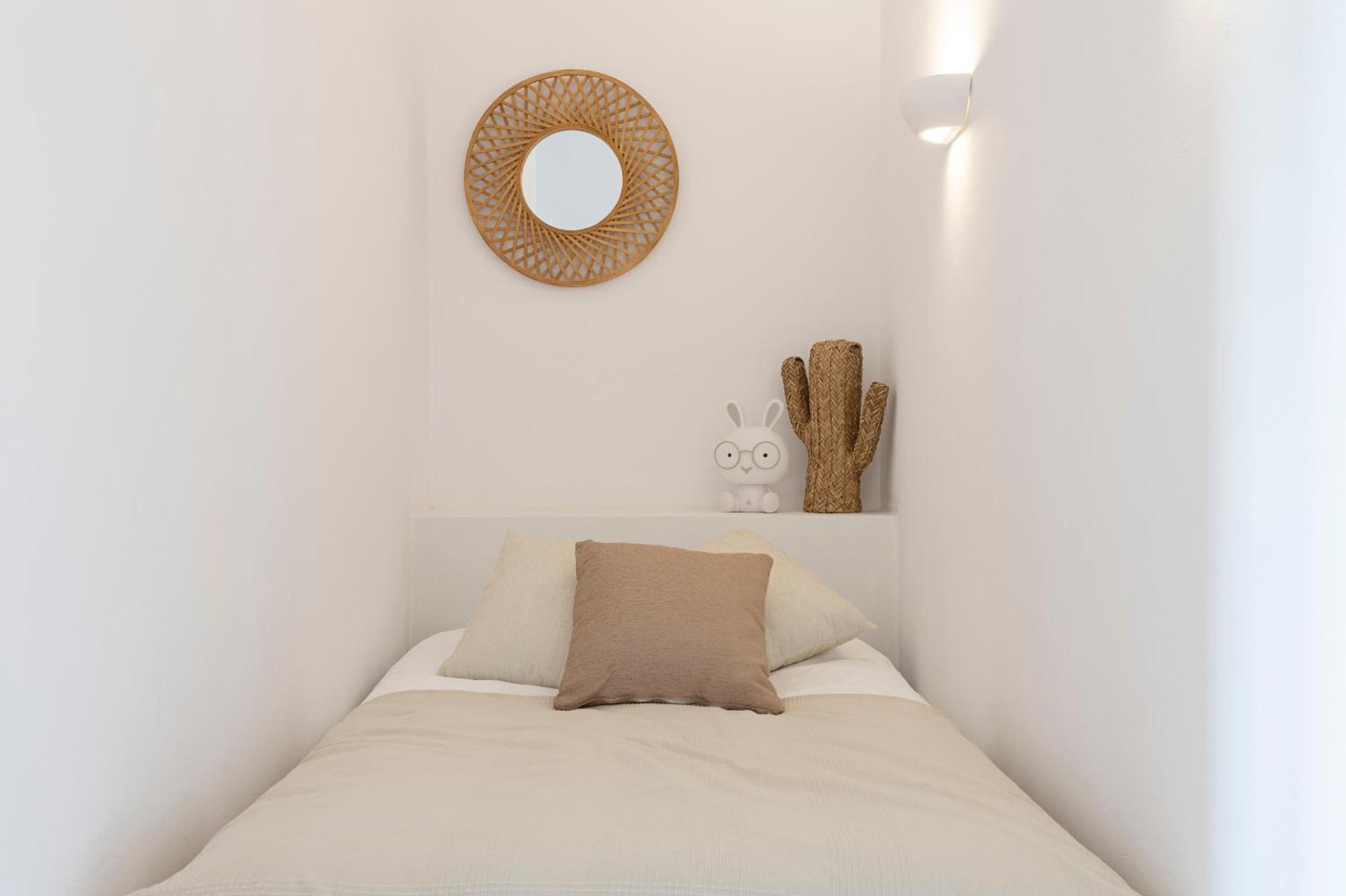 La Familia Naranja Bed & Breakfast Coin