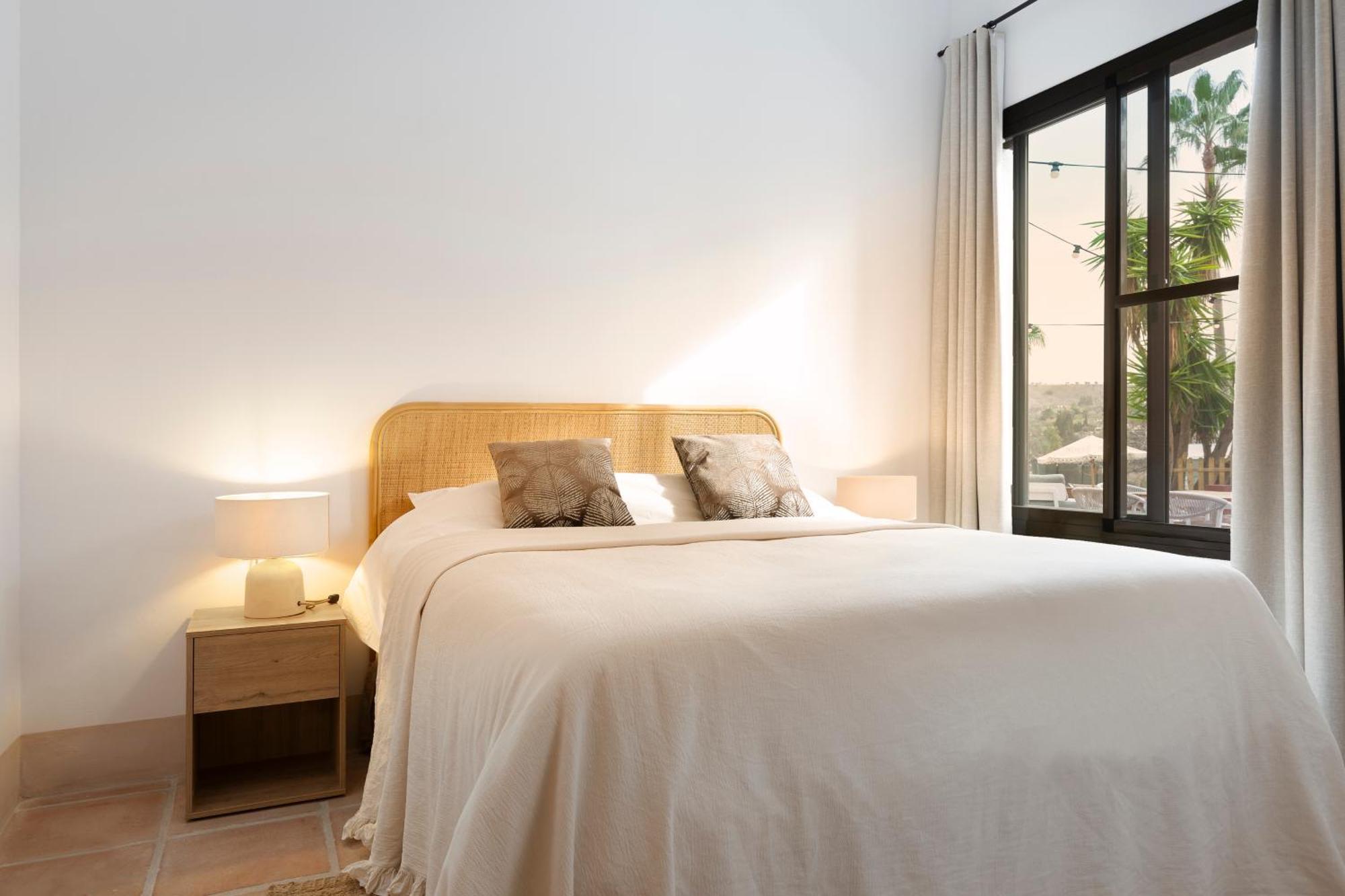 La Familia Naranja Bed & Breakfast Coin