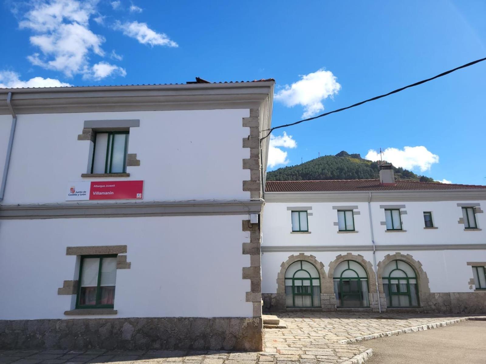Hostal De