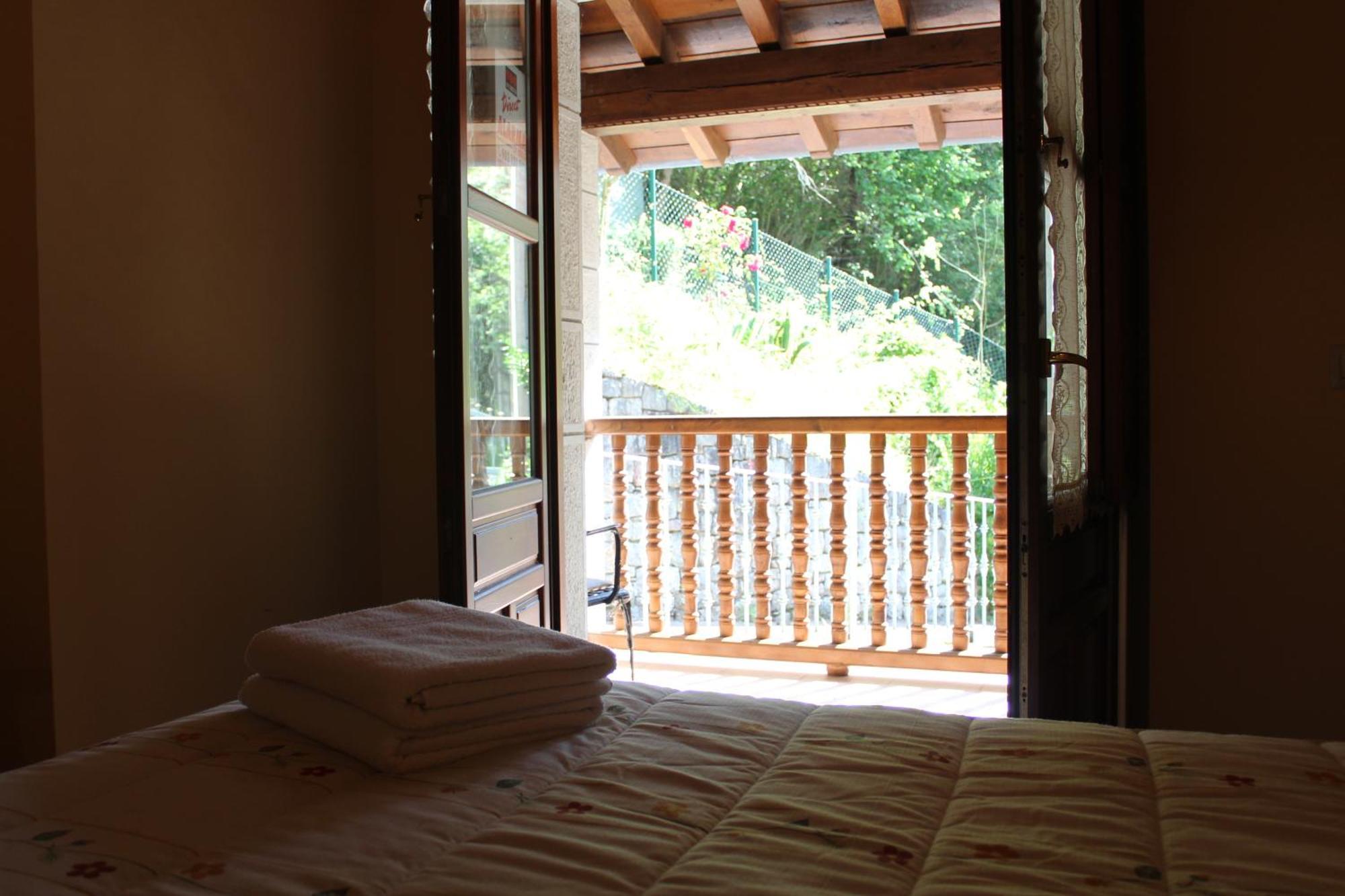 Chalet La Gueera - Casas De Picos *