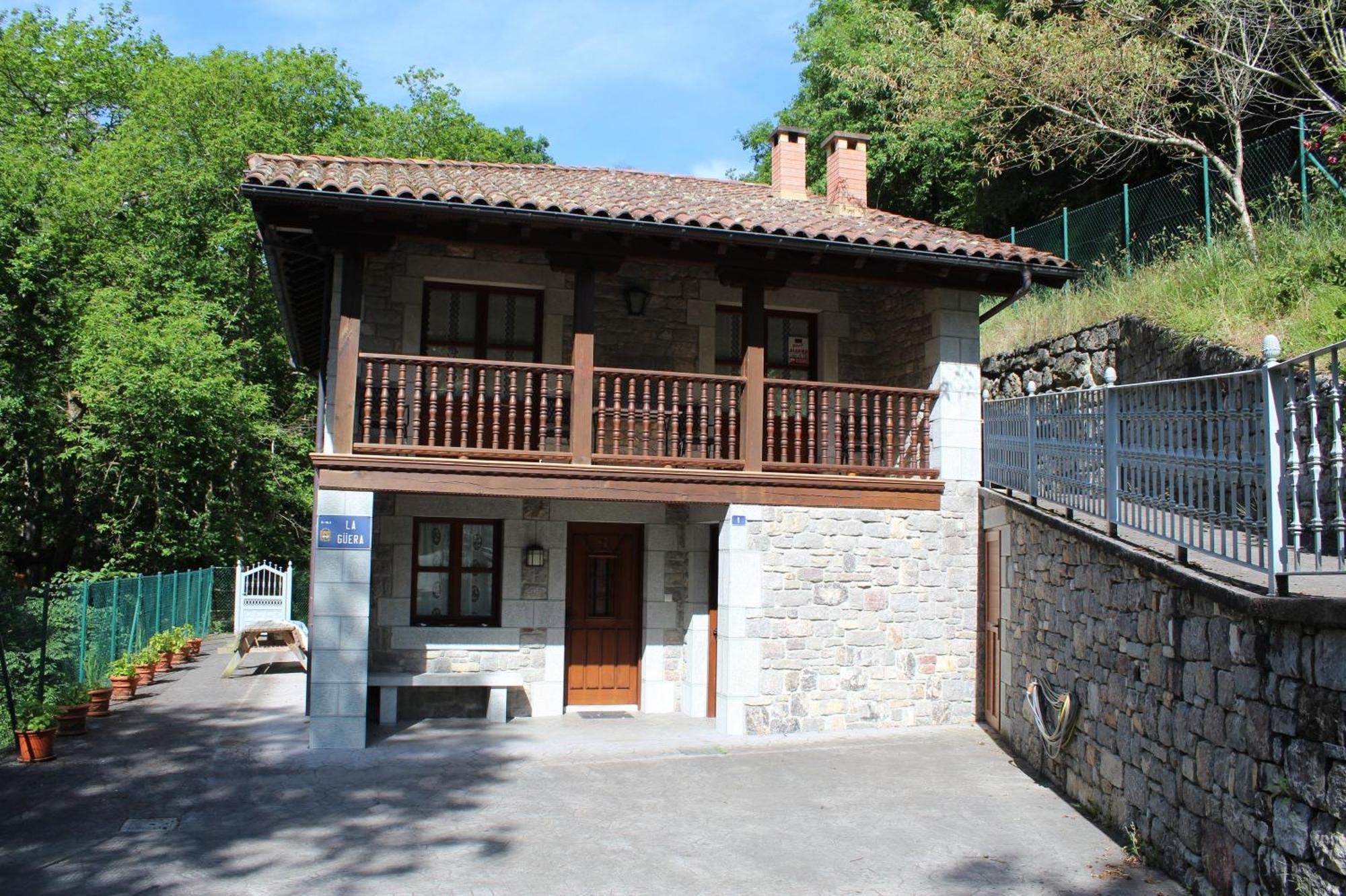 Chalet La Gueera - Casas De Picos