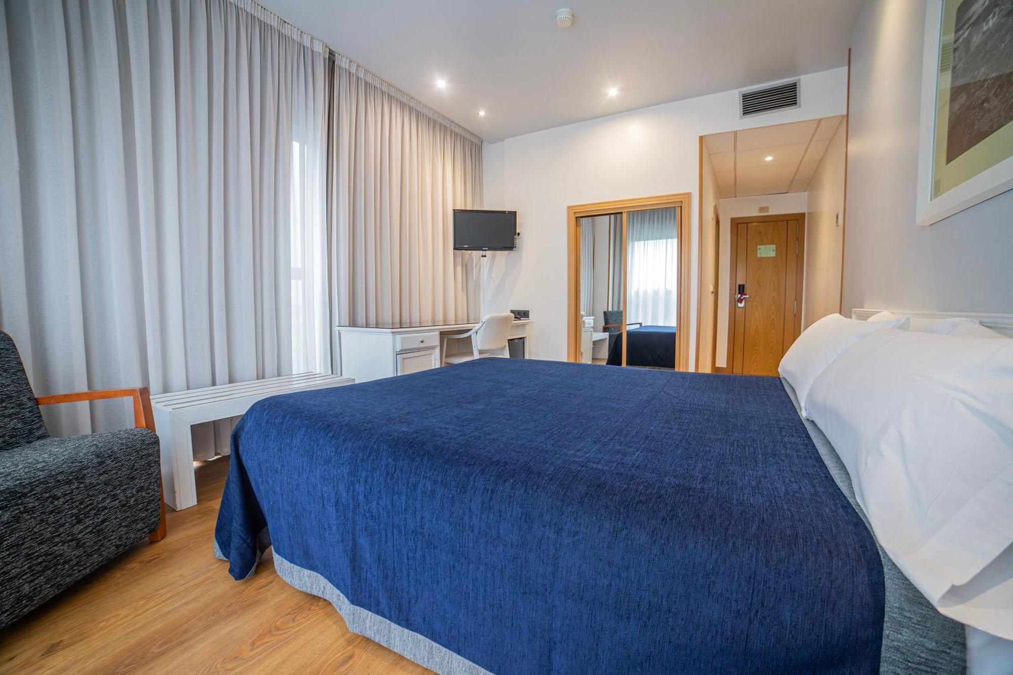 Hotel Auditorio Santiago &