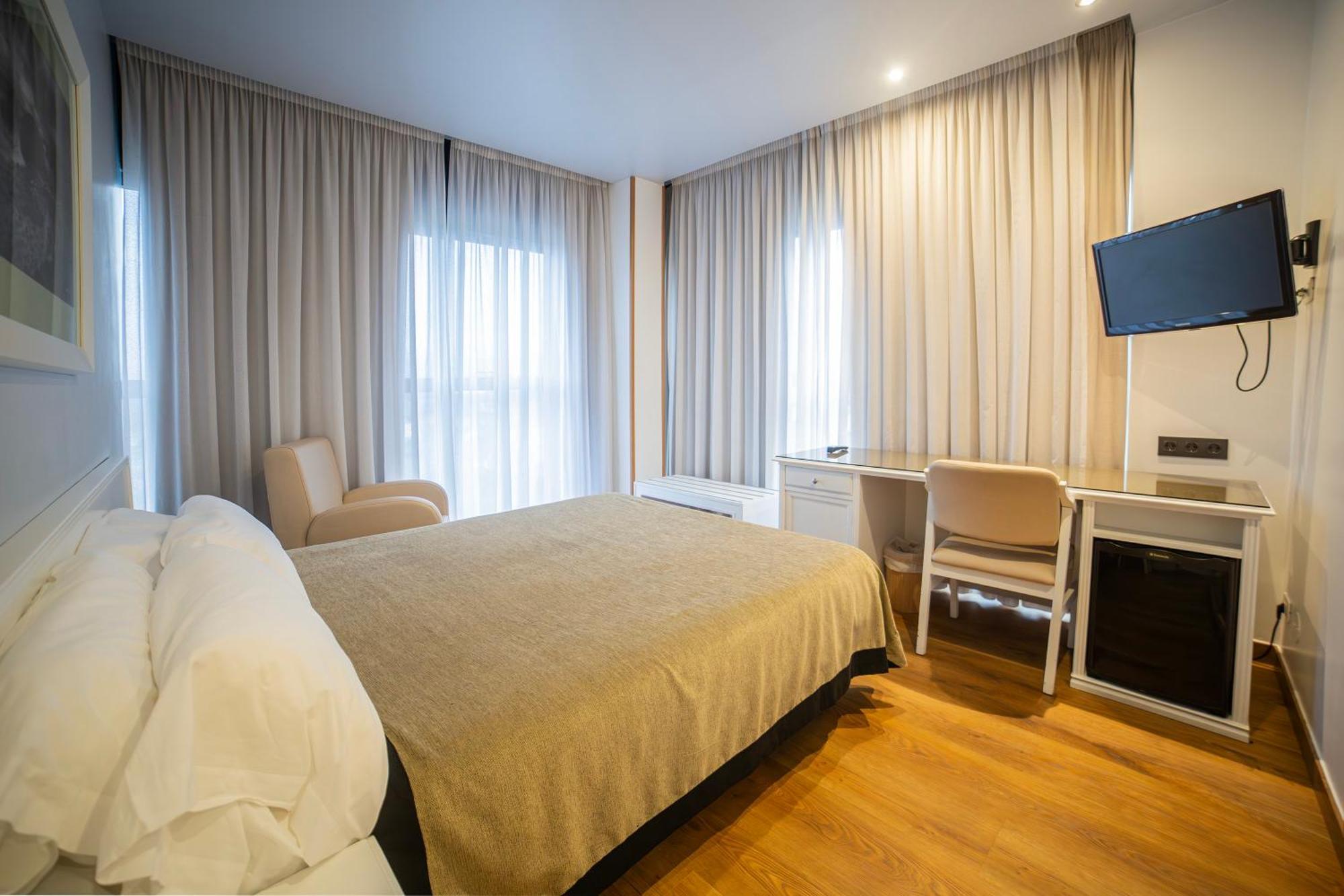 Auditorio Santiago & 4*