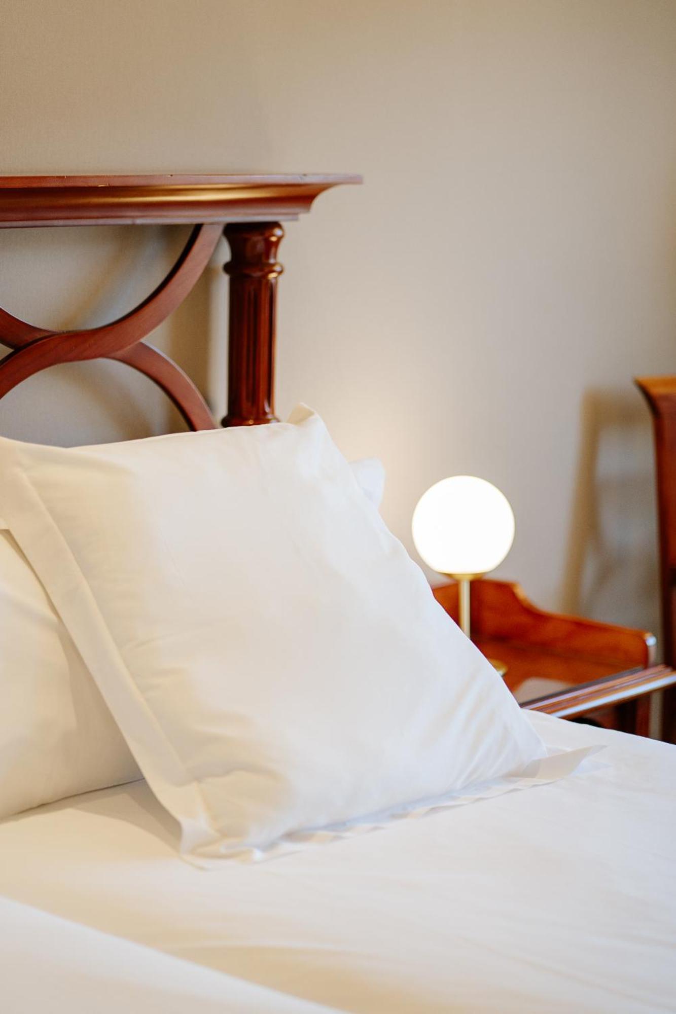 Reveron Plaza Hotel 4*