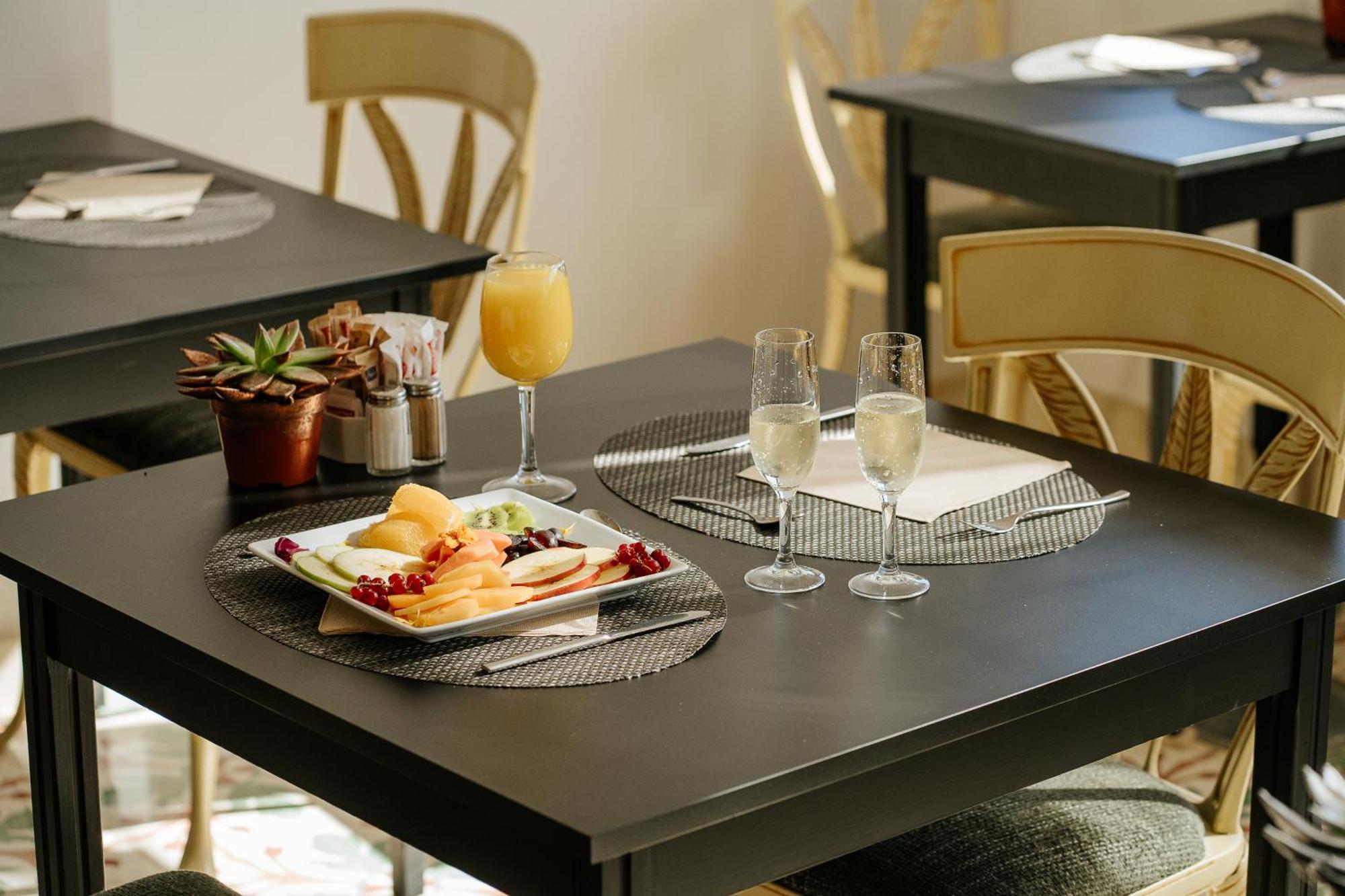 Hotel Reveron Plaza 4*