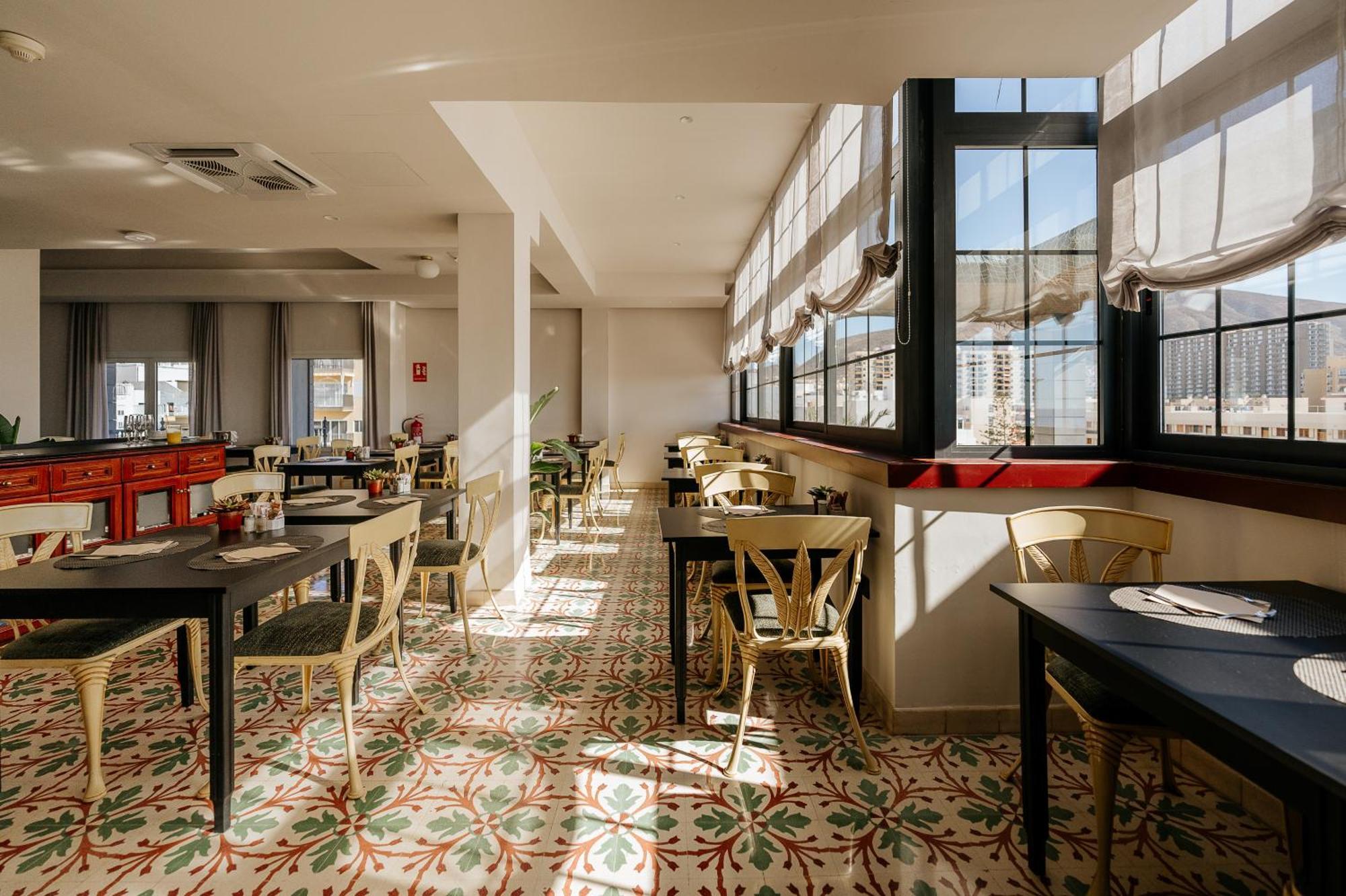 Hotel Reveron Plaza