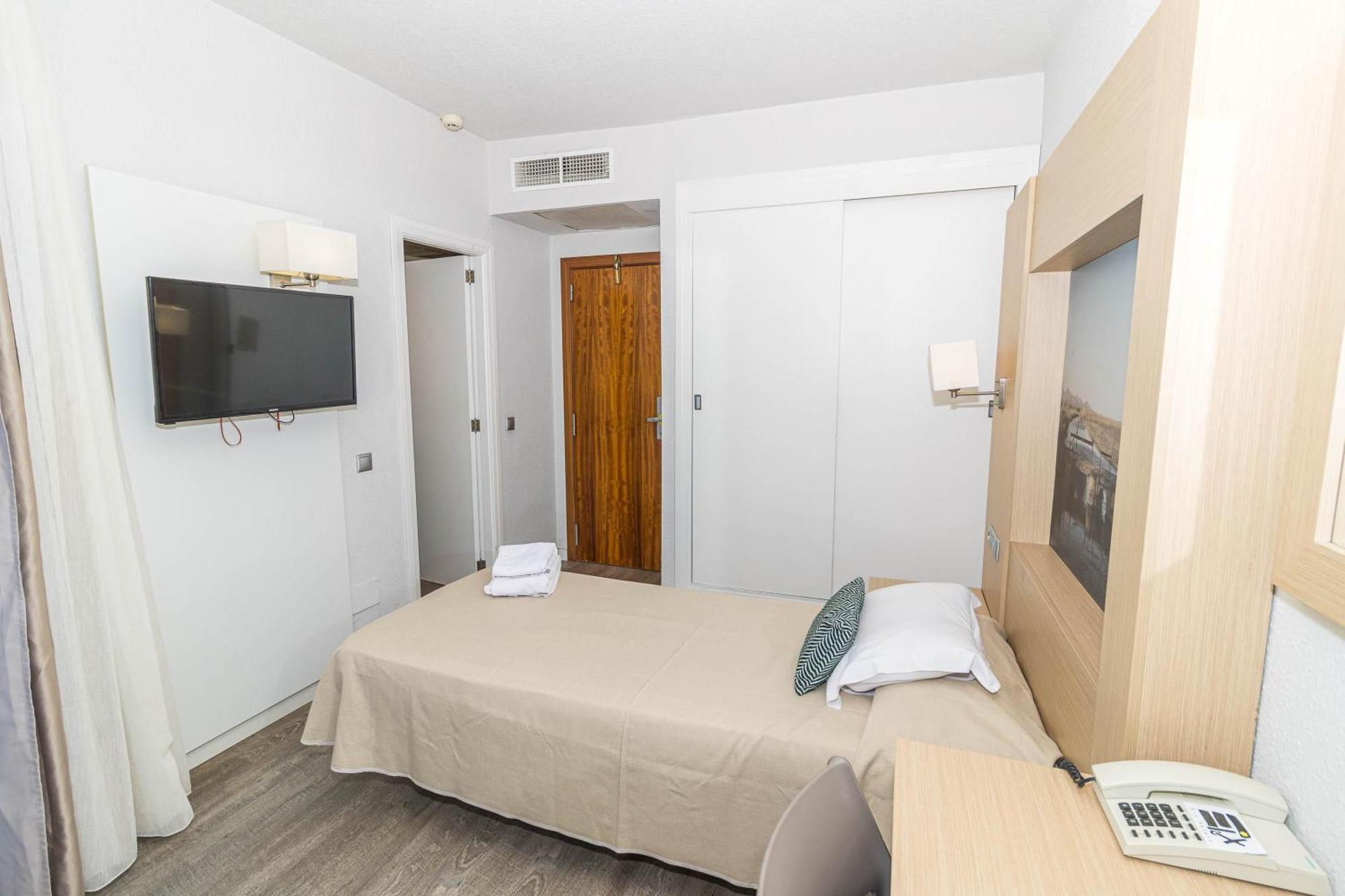 Apartahotel Eix Lagotel 4*