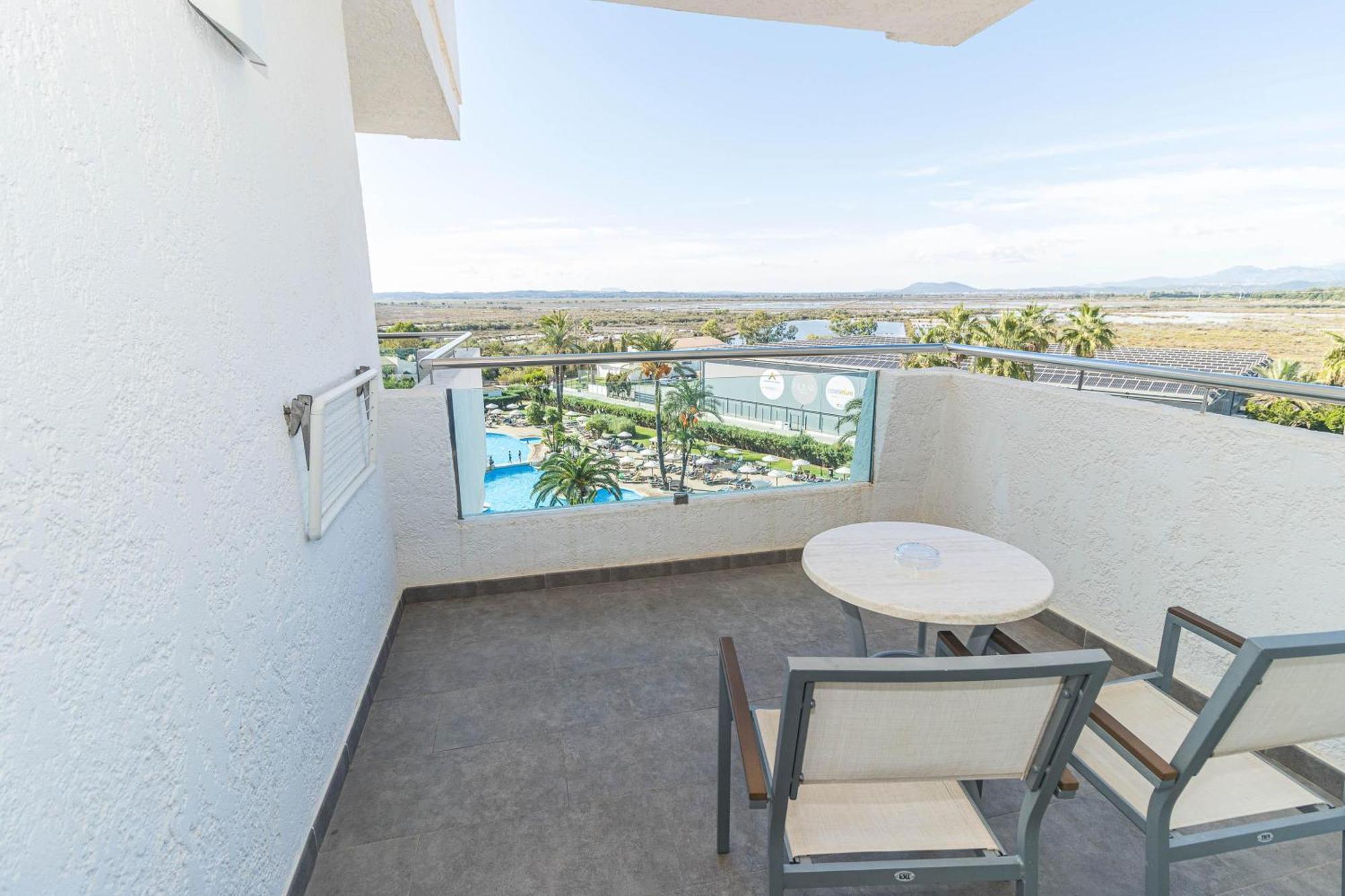 Eix Lagotel Apartahotel 4*