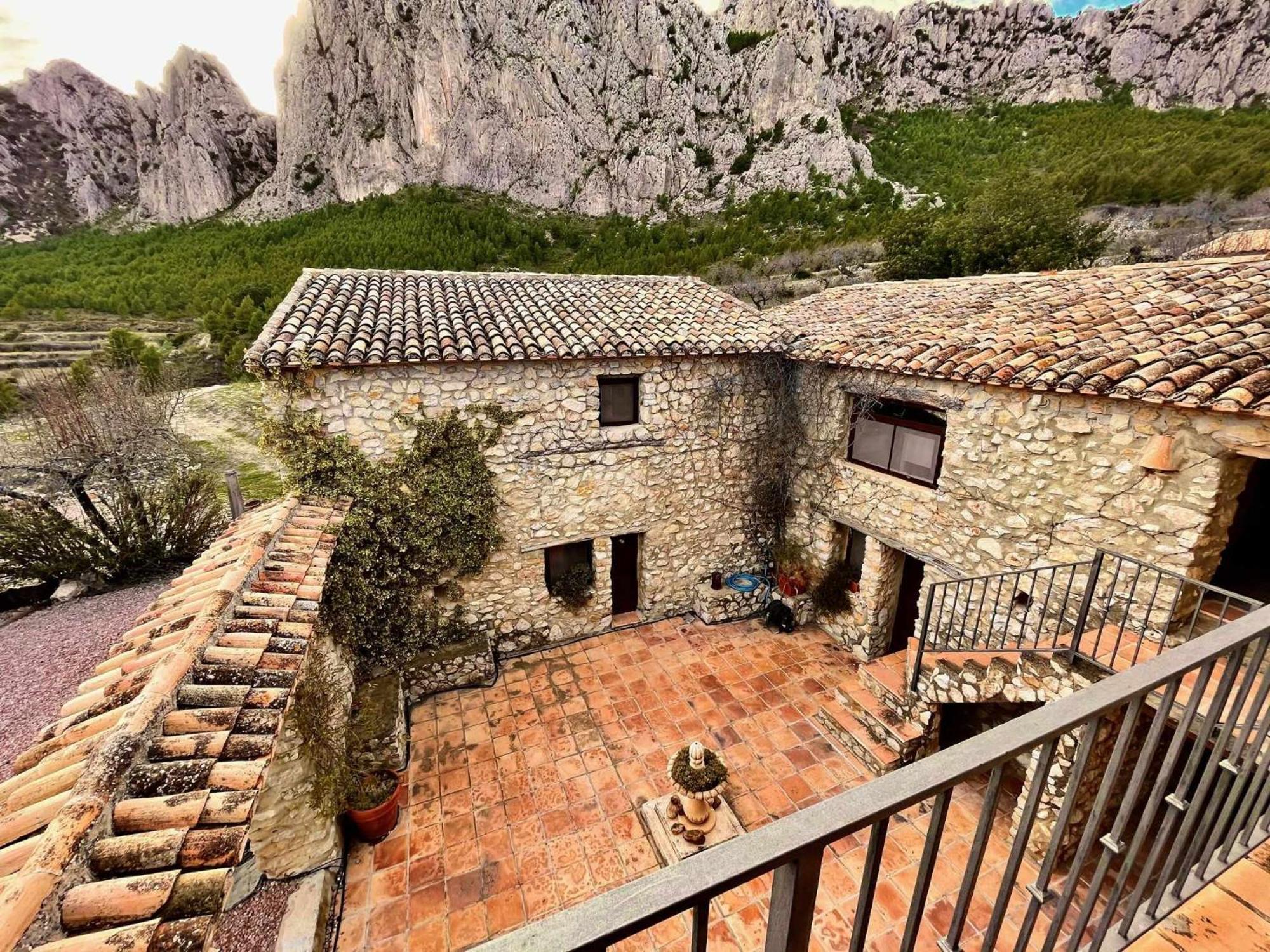 Torre De Arriba Pensión Benimantell