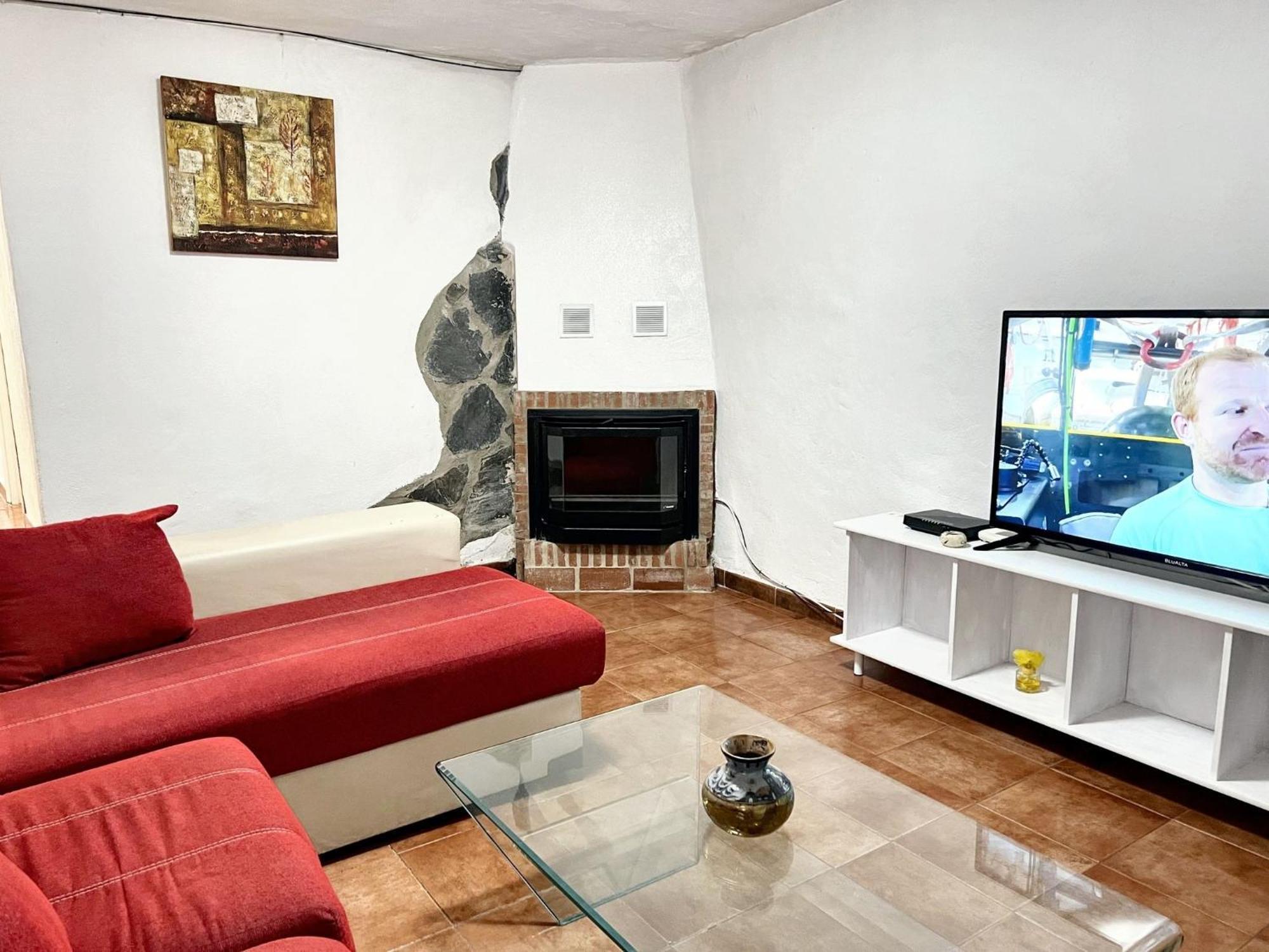 Spacious House In With Fireplace * Benalauría