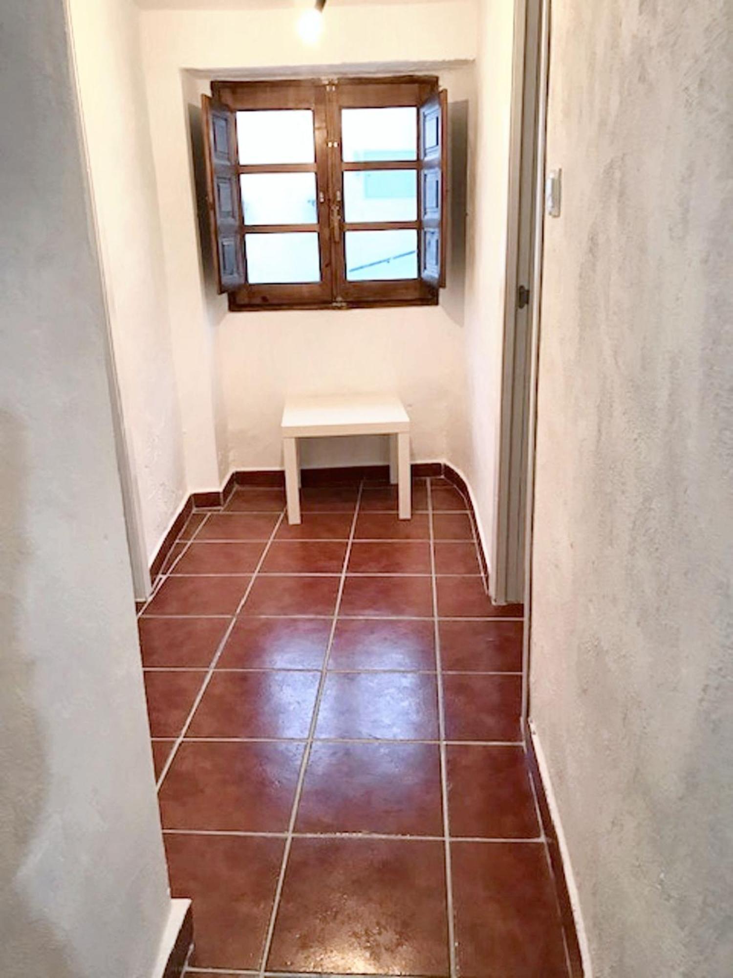 Сasa de vacaciones Spacious House In With Fireplace *