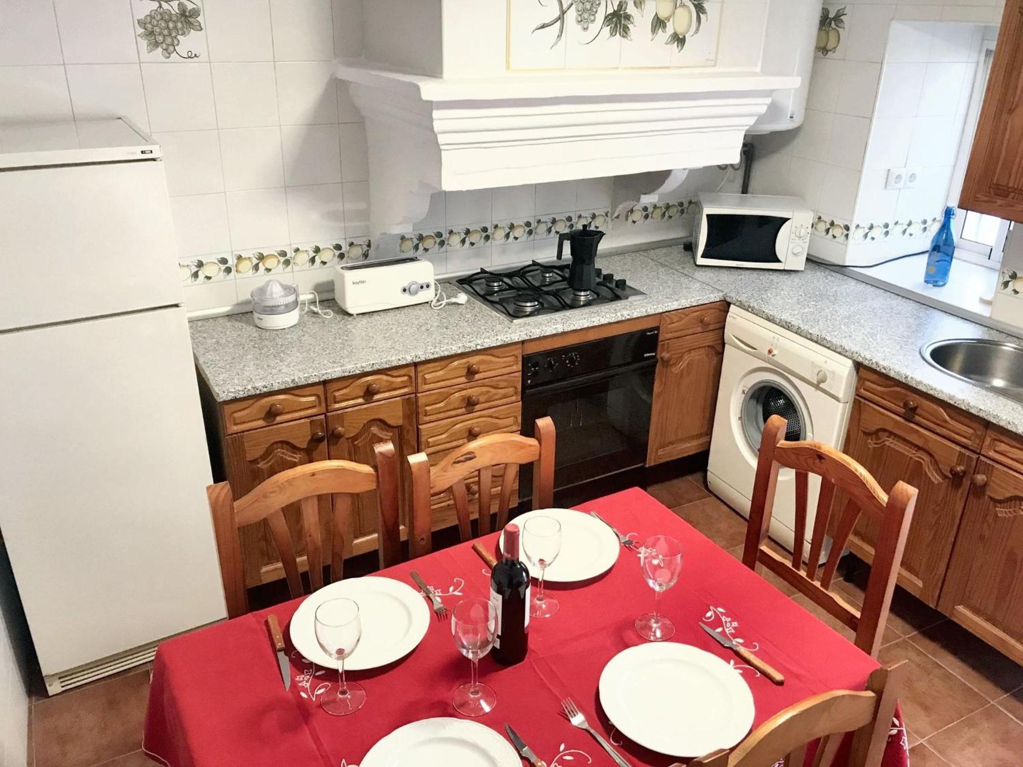 Сasa de vacaciones Spacious House In With Fireplace *