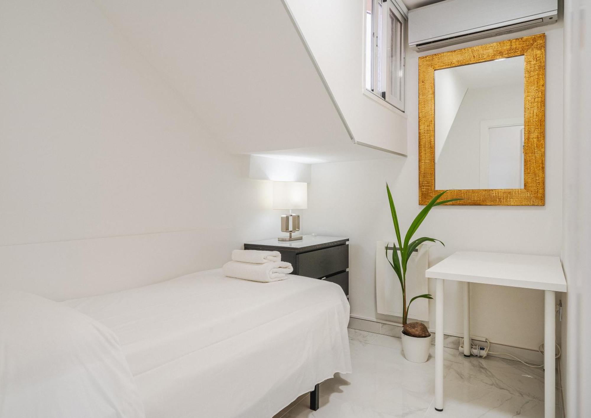 Private Luxurious Hillside Villa With Pool & Sea Views For 8 To 10 Ppl * Fuengirola