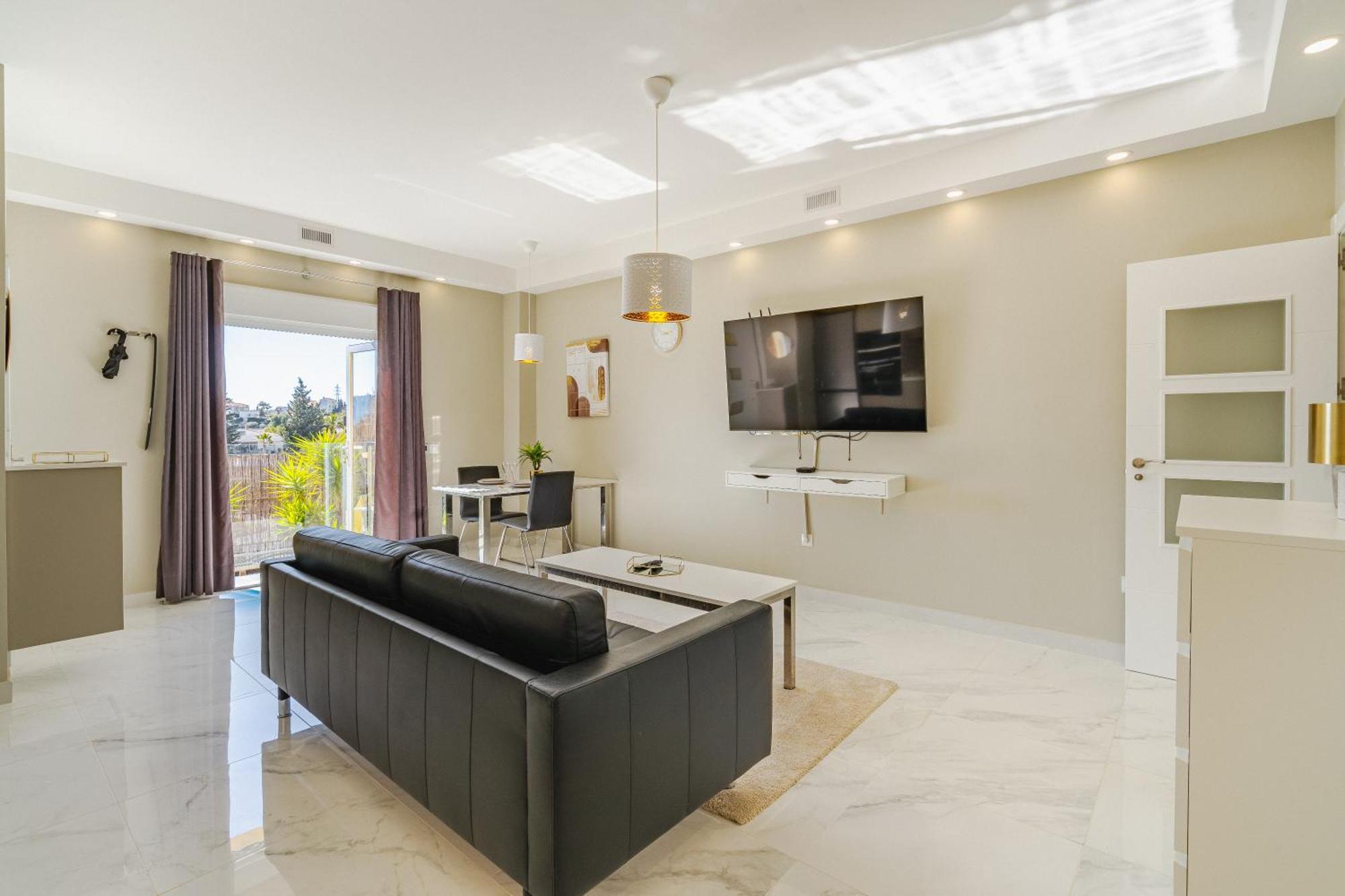 Private Luxurious Hillside Villa With Pool & Sea Views For 8 To 10 Ppl Villa
