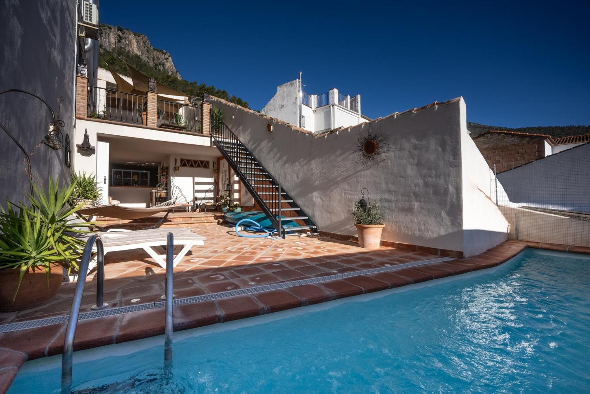 Eagles Nest - Massive Townhouse With Pool With Outstanding Views *