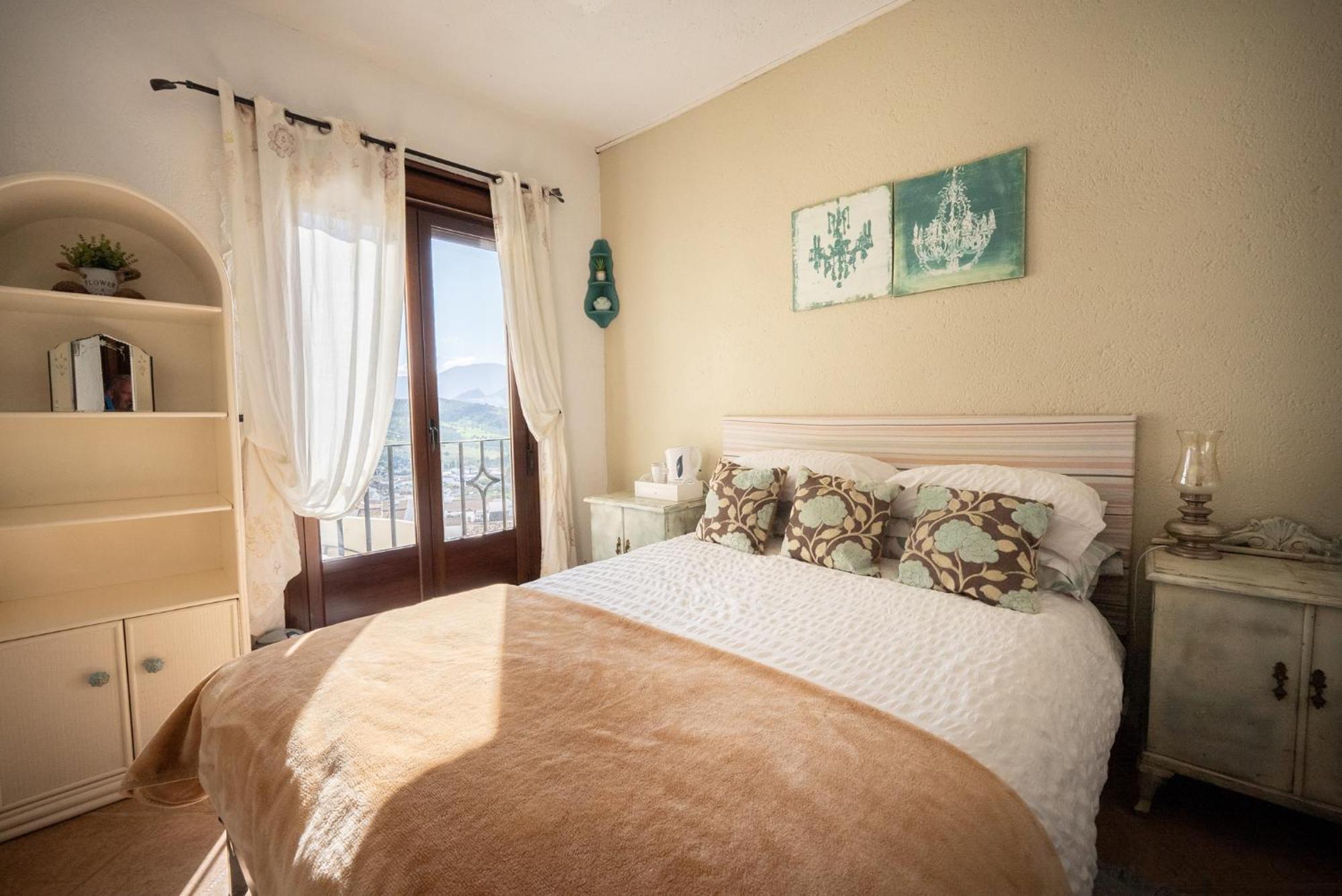 Eagles Nest - Massive Townhouse With Pool With Outstanding Views