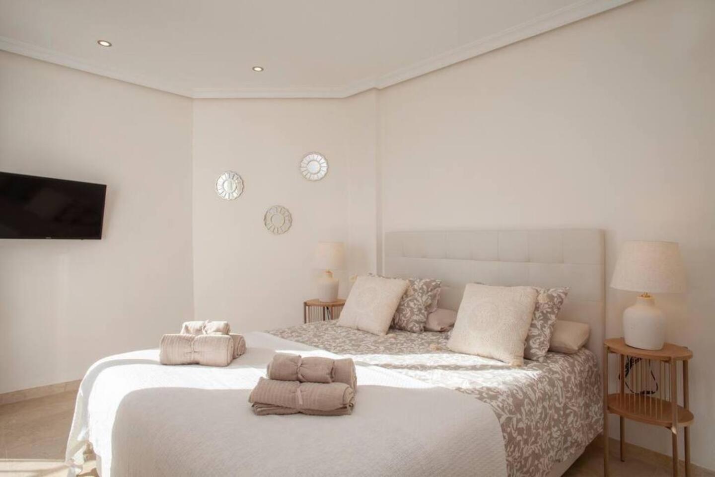 New! Renovated Flat In Apartment