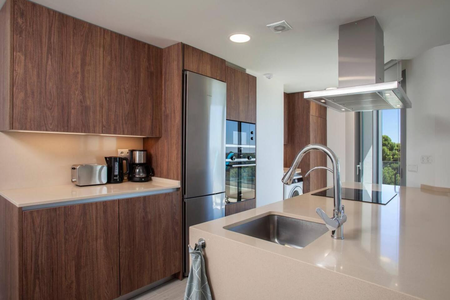 Spectacular New With Incredible Sea Vie Apartment *