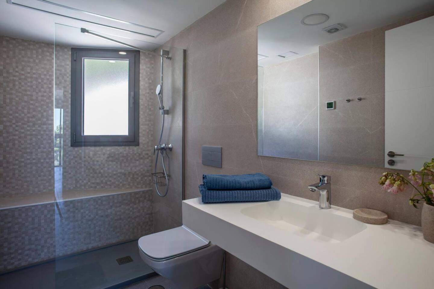 Apartment Spectacular New With Incredible Sea Vie