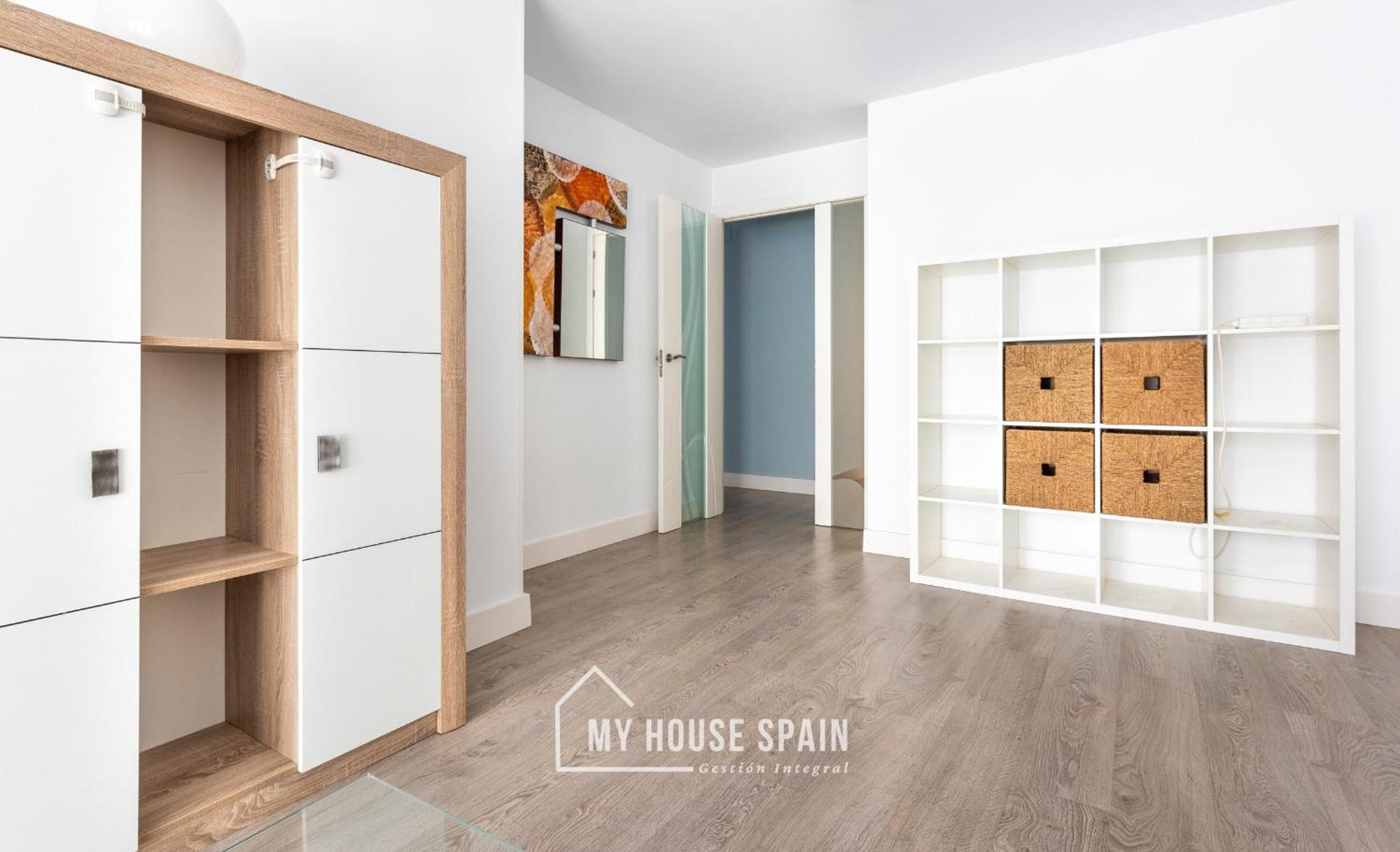 Myhousespain - Espacioso Piso Con Parking * Gijón