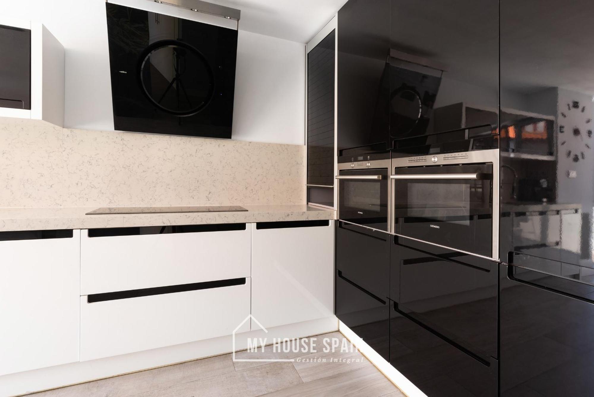 Myhousespain - Espacioso Piso Con Parking Gijón