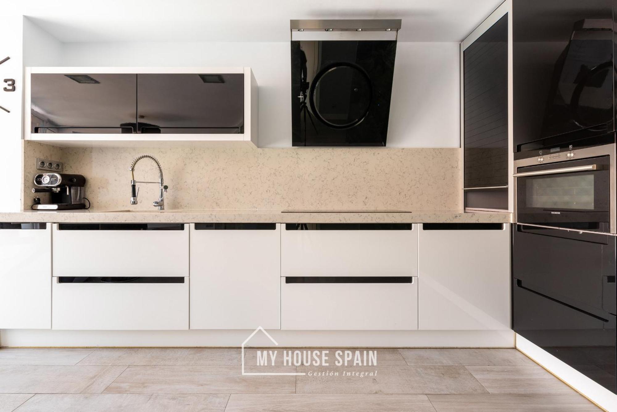 Myhousespain - Espacioso Piso Con Parking Apartamento