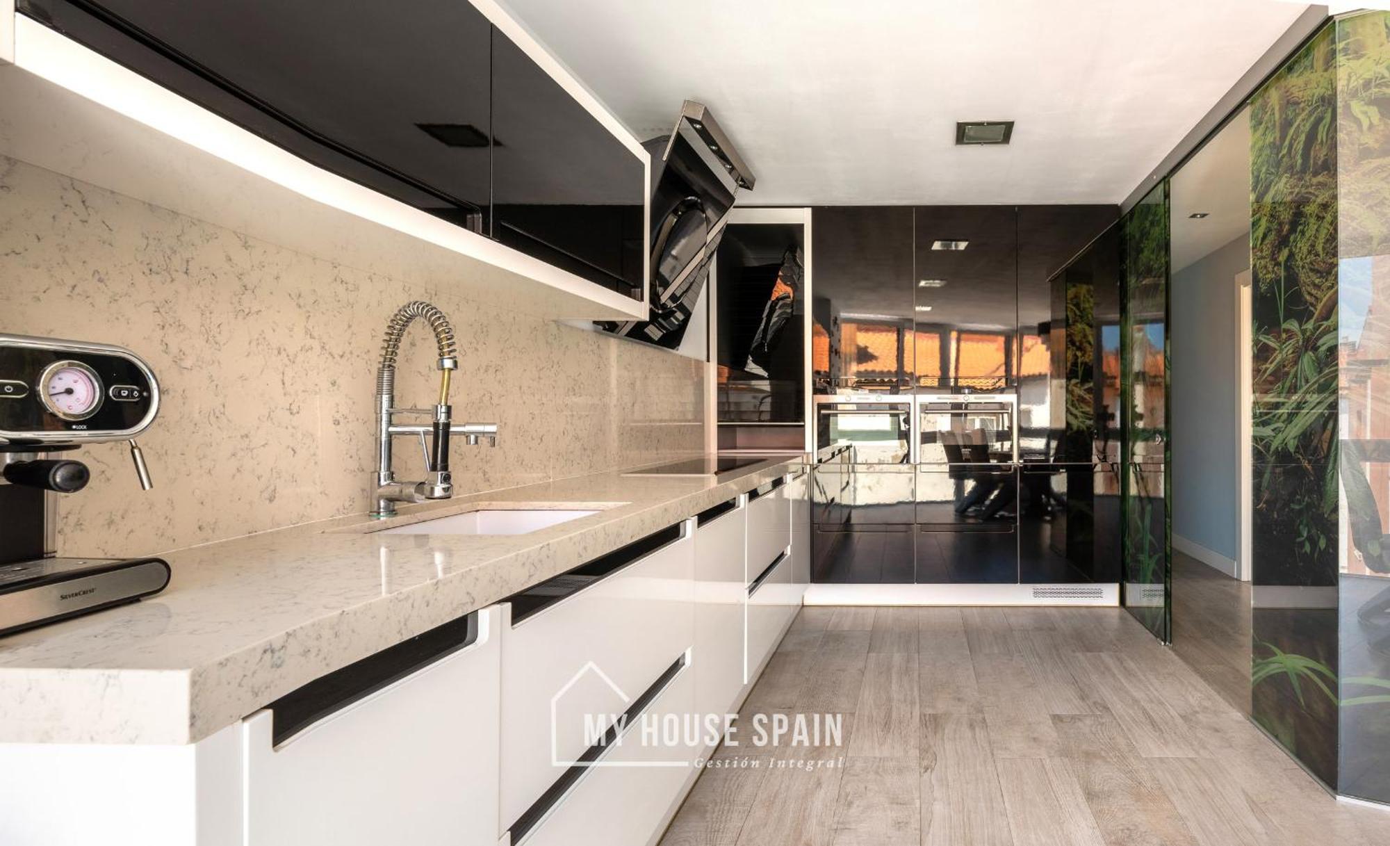 Myhousespain - Espacioso Piso Con Parking *