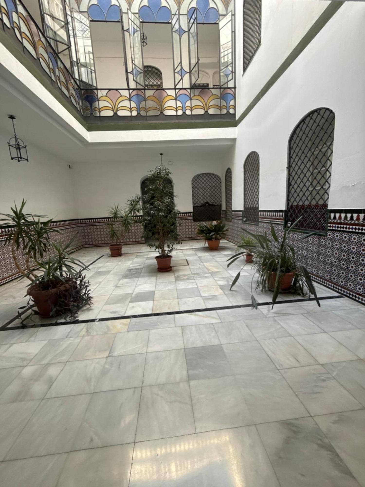 Pikis Center Apartamento