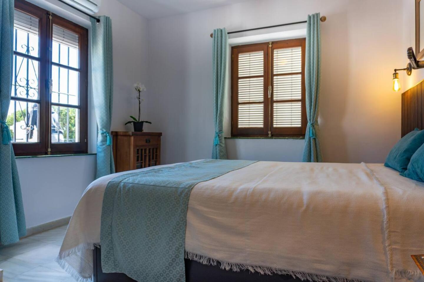 Idyllic Townhouse With Scenic Views Pueblo Сasa de vacaciones